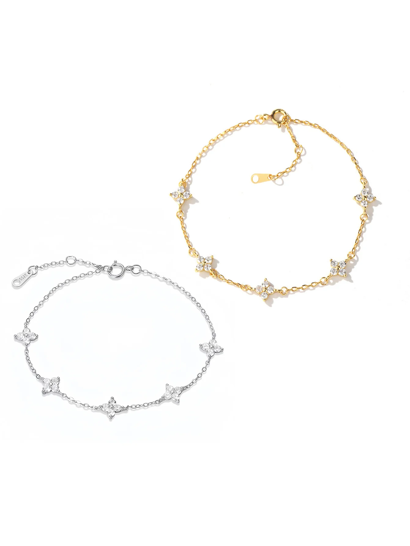 

A high-quality S925 sterling silver four-leaf clover with sparkling zirconium bead bracelet – exquisite jewelry for women.