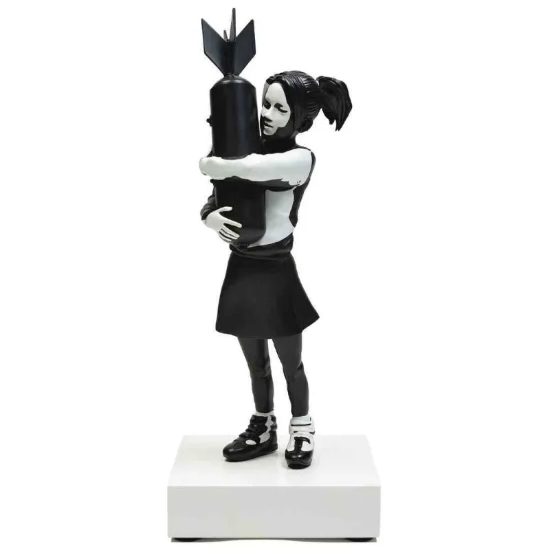 

Hugging Bomb Girl Statue Sculptur Modern Resin Figure Design Crafts Office Bedroom Living Room Decor Home Accessories Gift