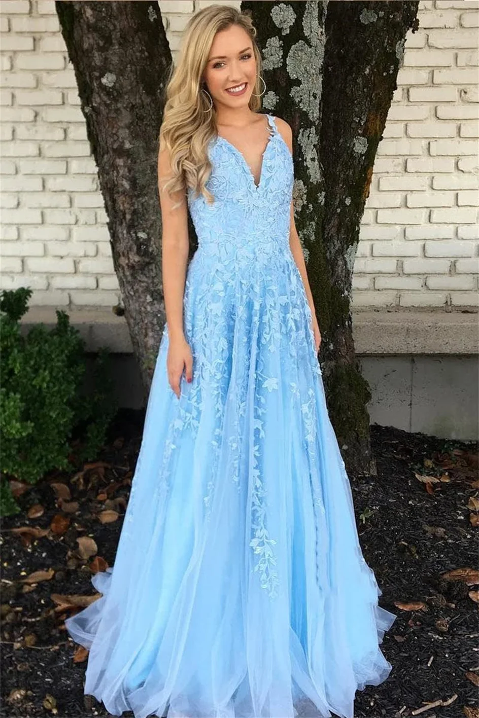 Shiyicey 2024 Sleeveless Lace Up V-Neck Luxury Applique Prom Spaghetti Strap Elegant Bridesmaid Wedding Formal Party Ball Gowns