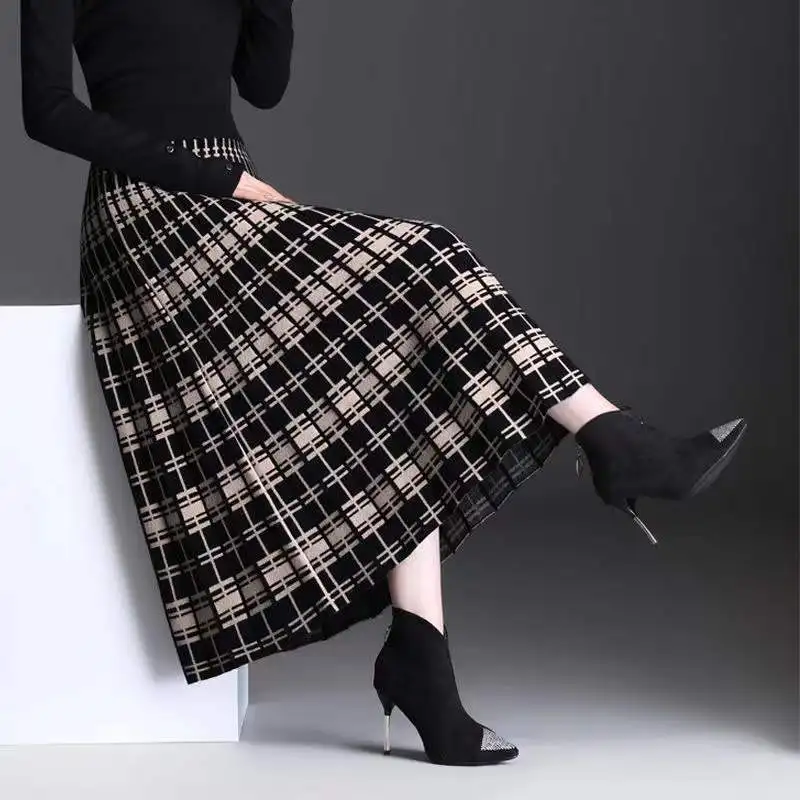 

Elegant Vintage Women Long Knitted Pleated Skirt Autumn Winter Korean Fashion High Waist Loose Midi A-line Casual Plaid Skirts