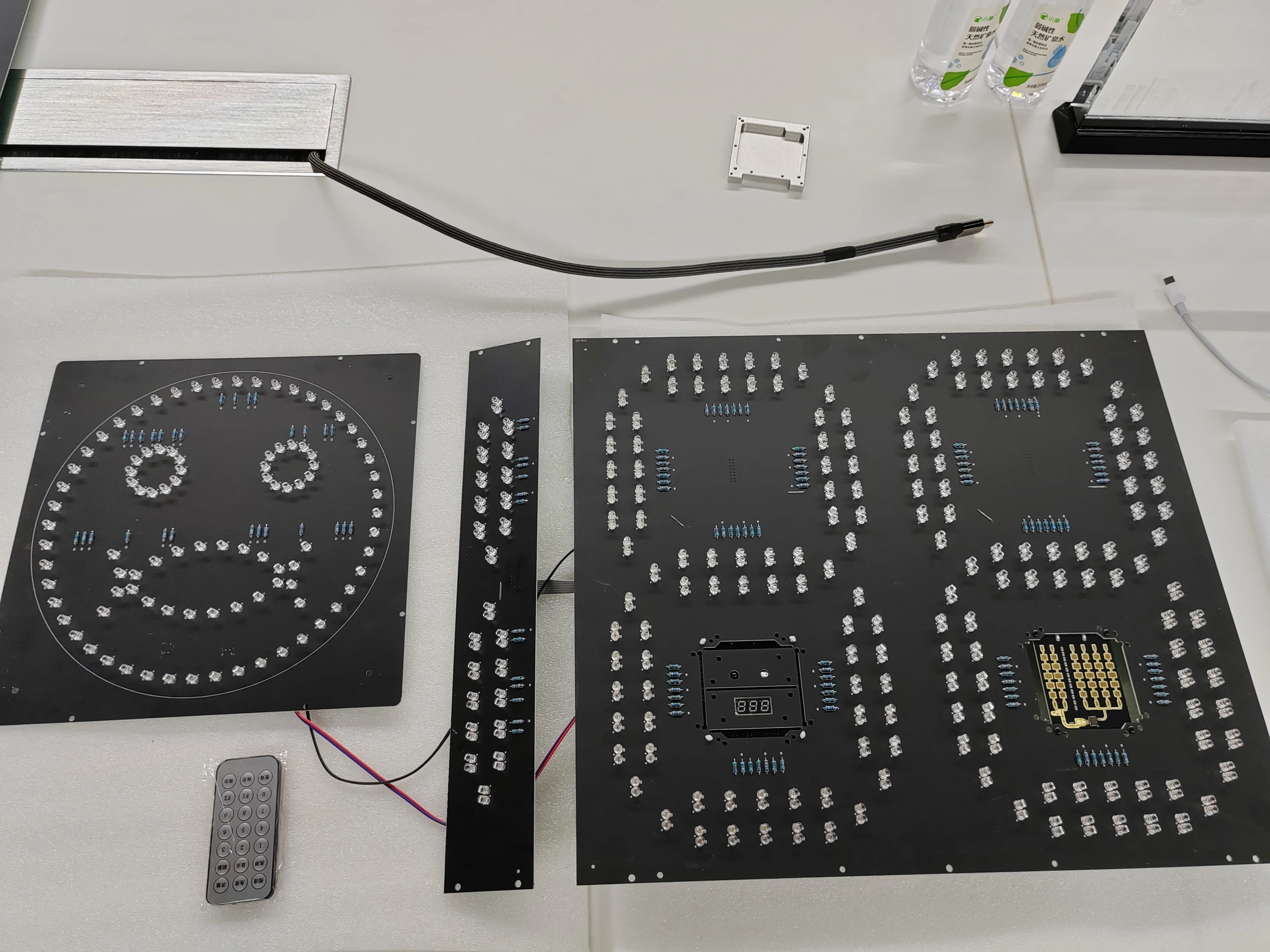 Vehicle Speed Warning Sign 15'' 17'' Three Digit LED Display with Smiley Face for Highway Traffic Control
