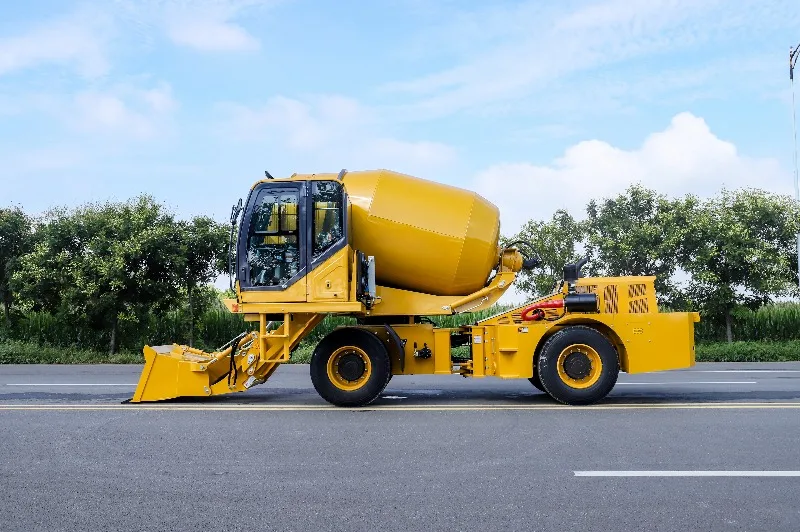 Concrete Mixer 4.0CBM Capacity Self-loading Mixer 17r/min Mixing Speed