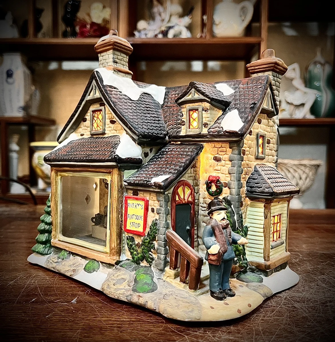 Home Decor Owell Creative European Building Figures House Model Figurine with Lamp Home Furnishing Living Room Ornaments Gift