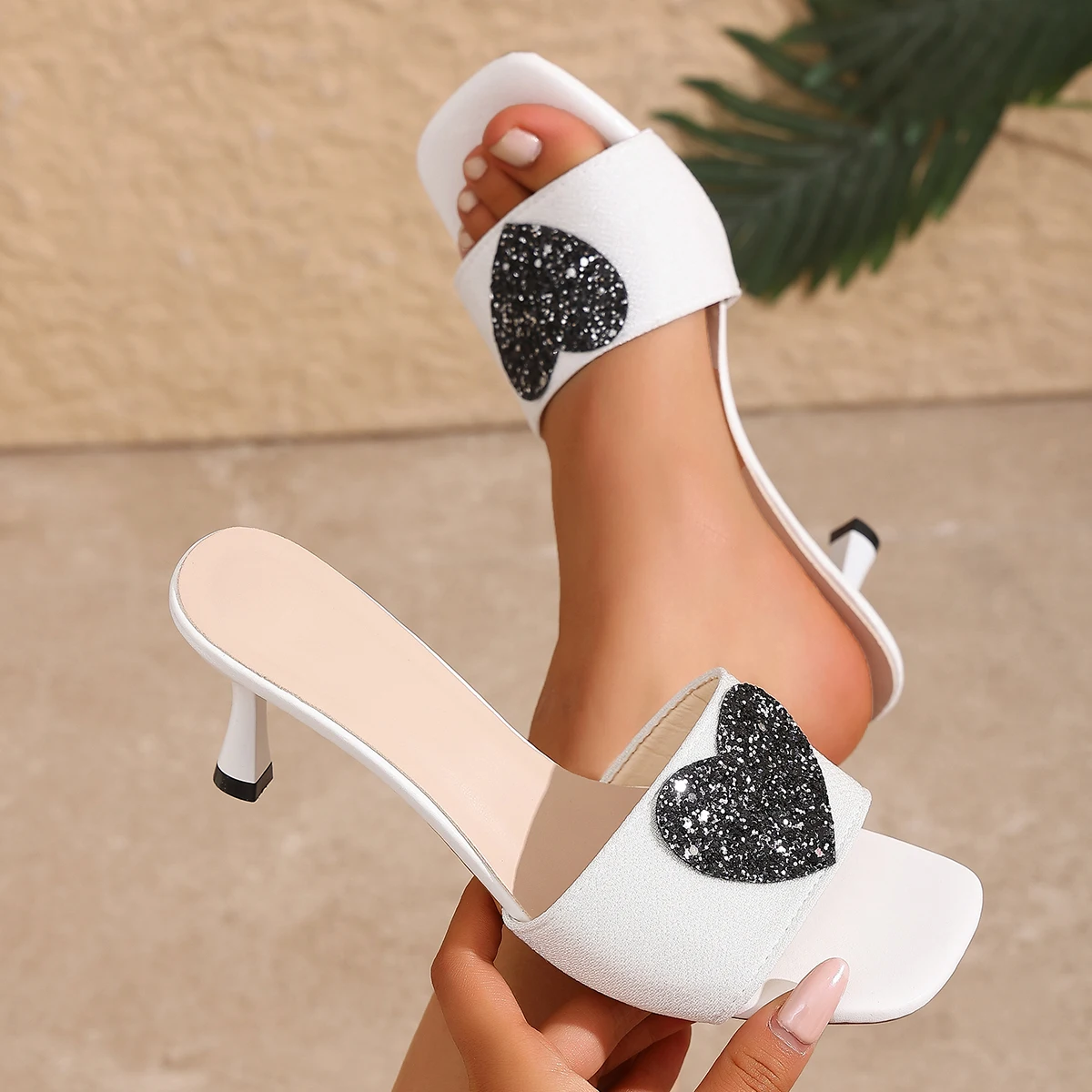 

Новые женские босоножки на высоком каблуке, летние модные сандалии с квадратным носком, дизайнерские туфли с открытым носком и ремешком на пятке, женские модные туфли-лодочки