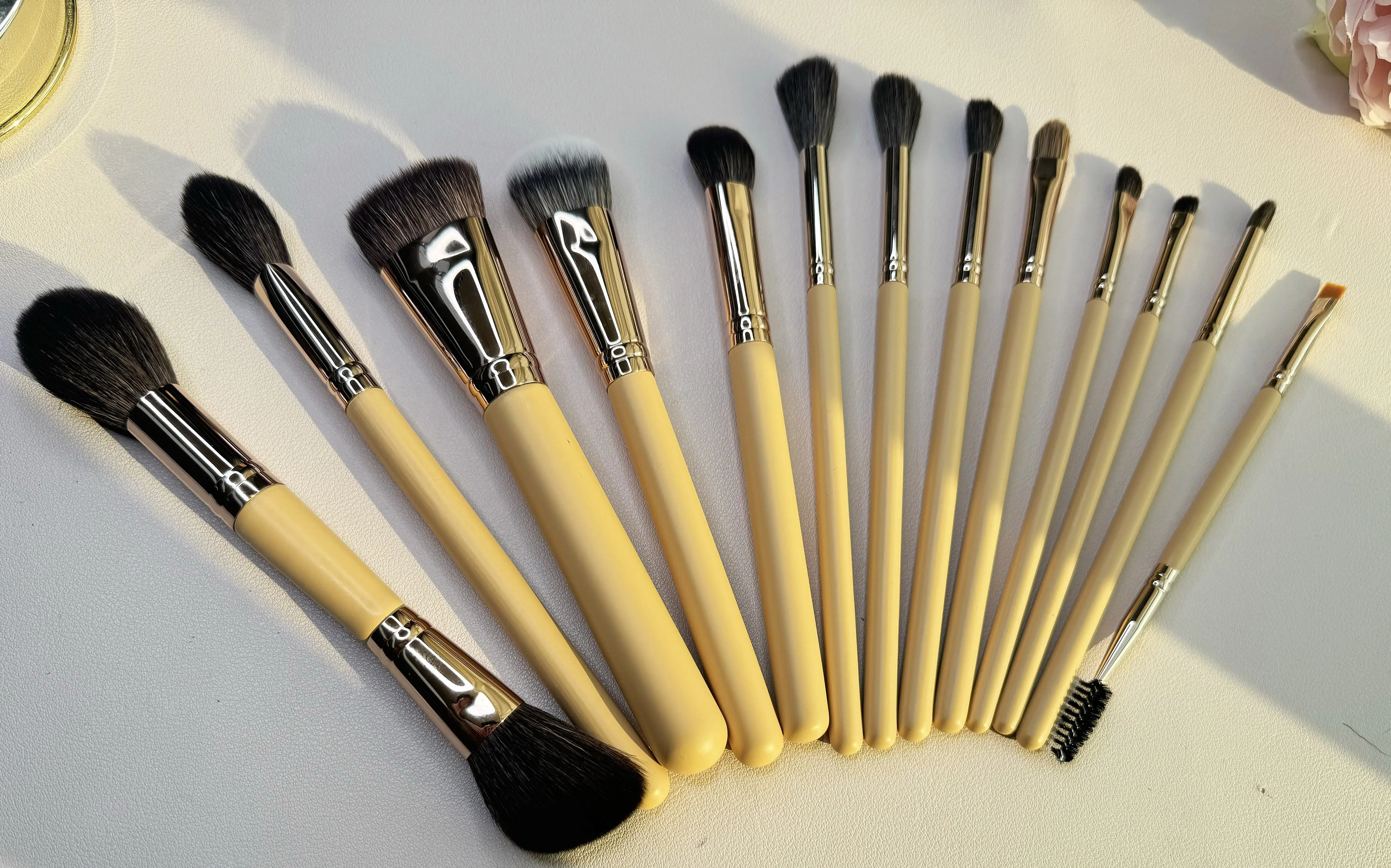 مجموعة فرش مكياج نباتية مكونة من 13 قطعة، فرش شعر الماعز ذات نهاية مزدوجة، جودة احترافية لمكياج الكراميل