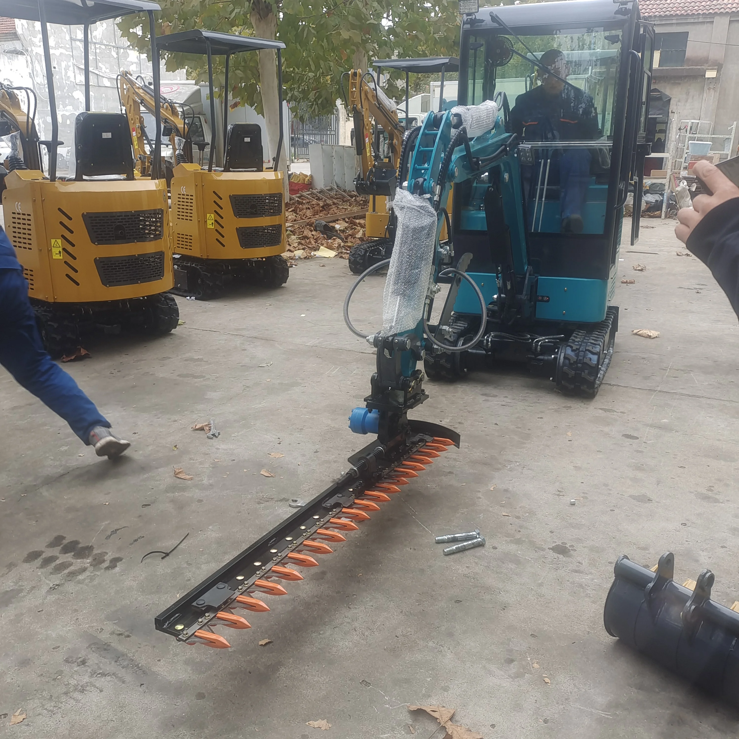 20251.5톤 농업용 굴삭기 부품, 파쇄 해머 천공기, 리퍼, 울타리 트리머, 퀵 체인지 스팟 판매