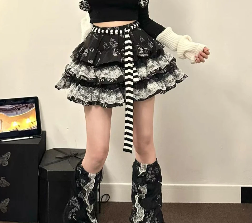

Y2K Harajuku Girls Cute Lolita Gothic Skirt Women Retro Lace Cake Skirts Streetwear Pleated Skirt Women High Waist Mini Skirts