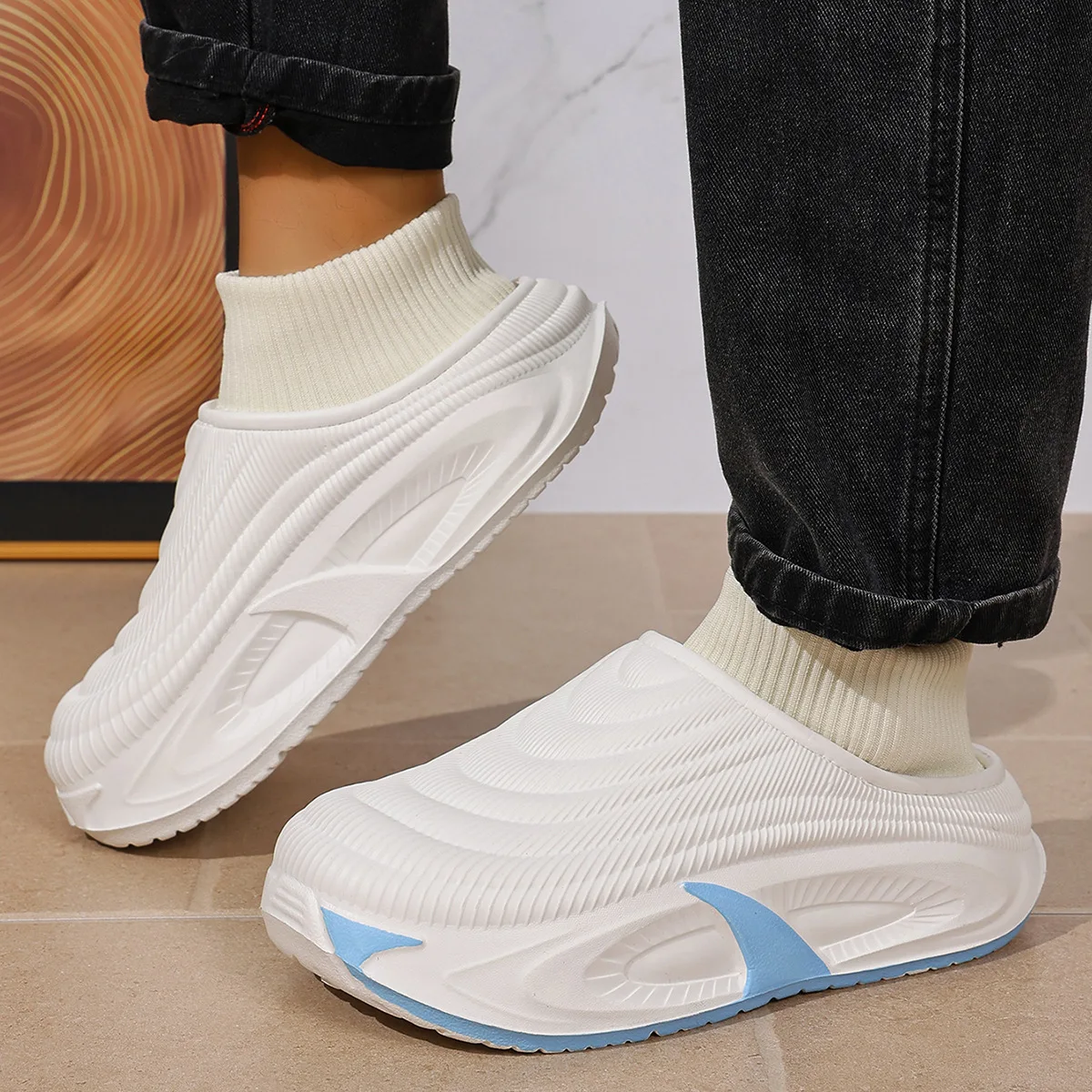 Cotton slippers men's 2026 new winter wear with added velvet insulation for home use, soft sole, thickened bag heel cotton shoes