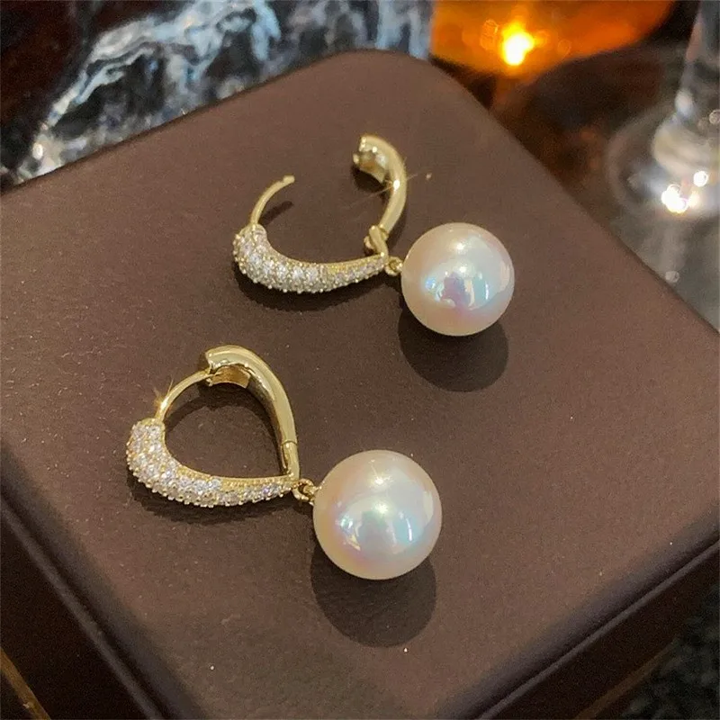 Huitan Koreanische Imitationsperlen-Ohrhänger für Damen, goldfarben, Liebes-Ohrringe, temperamentvolle Ohr-Accessoires, trendiger Schmuck