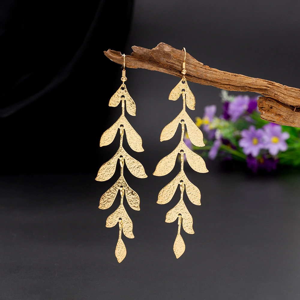 Korean Fashion Long Dynamic Metal Leaf Vintage Tassel Earrings For Women Aesthetic Lightweight Product Party Gift Girls Jewelry