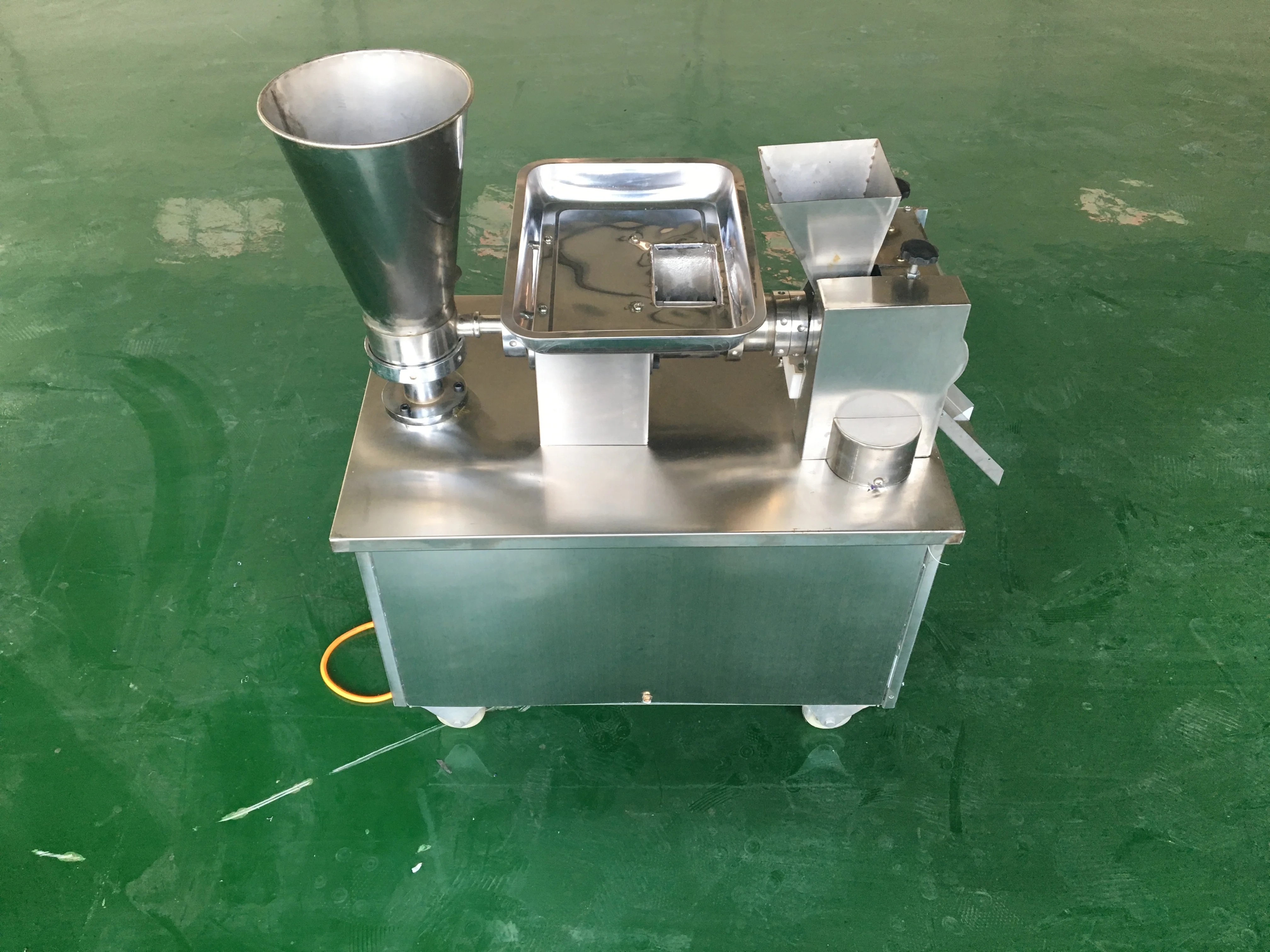 Automatic Small Dumping Samosa Making Machine Price Gyoza Dumpling Wrapper Empanada Forming Making Machine