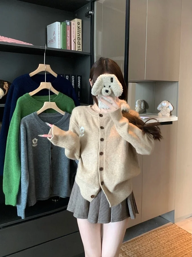 

Ele Long Sve Knitted Sweater Women's Faion Flutton Versatile Autumn Youthful Top Soft Polyester Lenzing