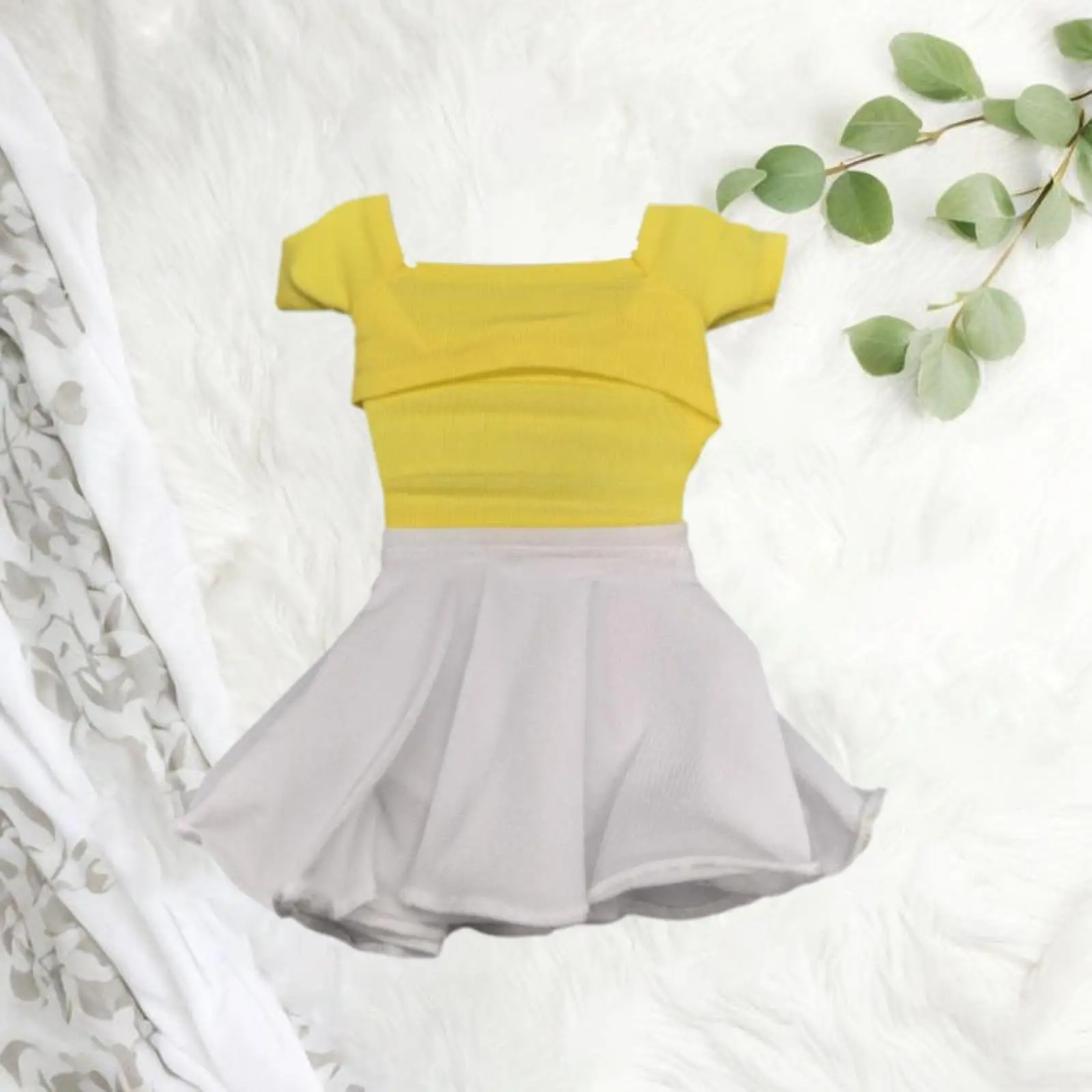 

1/6 Scale Female Figure Pleated Skirt Suit Hollow T Shirt and Skirt Set Accs