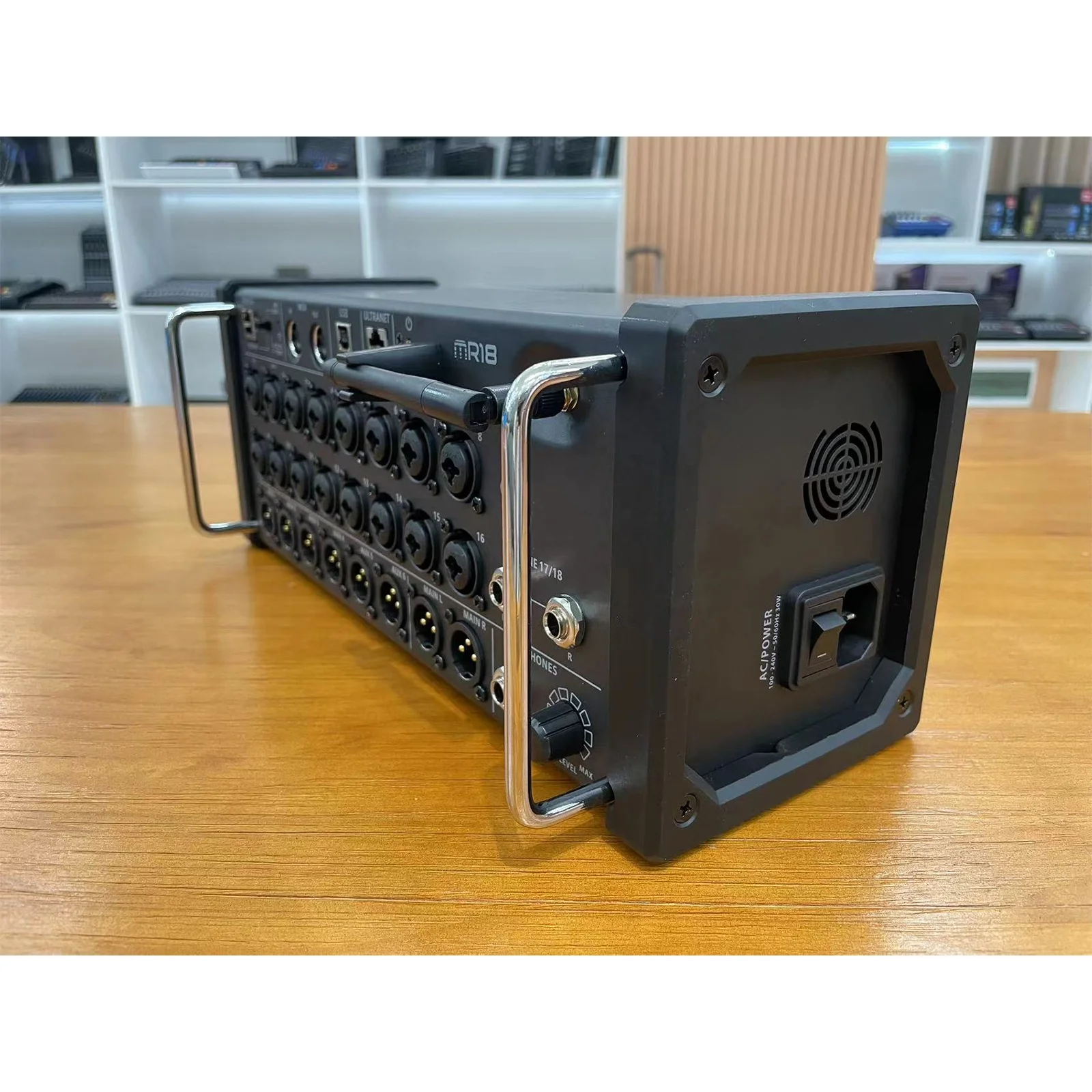 MR18 Digital Mixer Pa Sound System Music Performance Stage Live Broadcast 18 Channel Digital Mixer