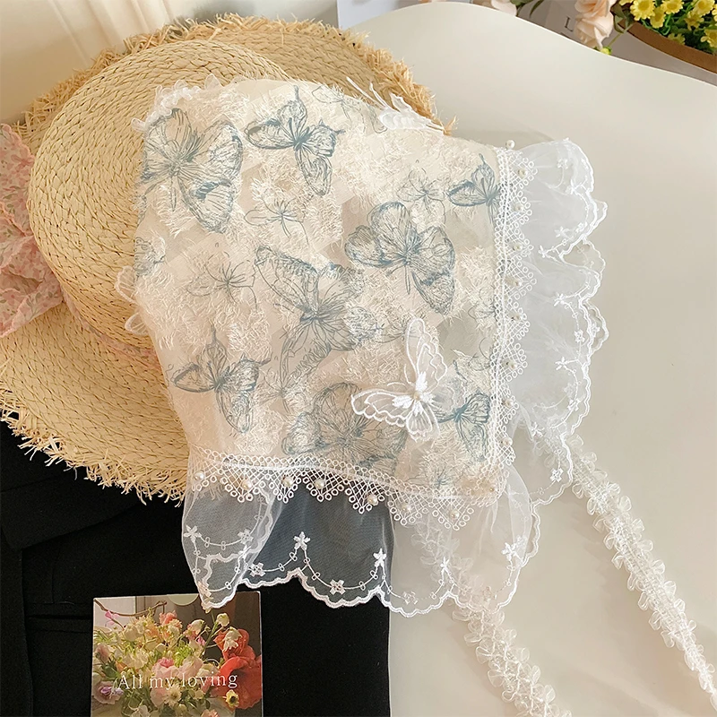 Ein schweres, verträumtes, supermärchenhaftes, dreidimensionales, mit Spitze besetztes, dreieckiges Kopftuch mit Schmetterlingsmotiv und französischer Süße – Detail 10
