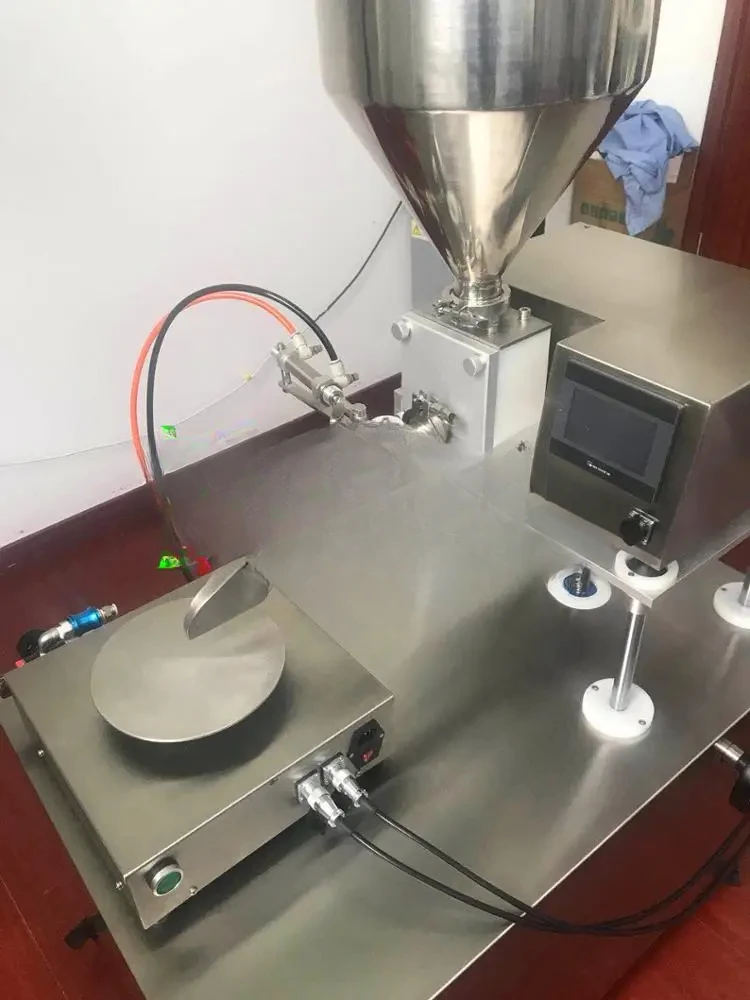 Round Cake Applicator/multilayer Cream Daub for Birthday Cake Machine/ Cream Smearing Machine for Almond Cake