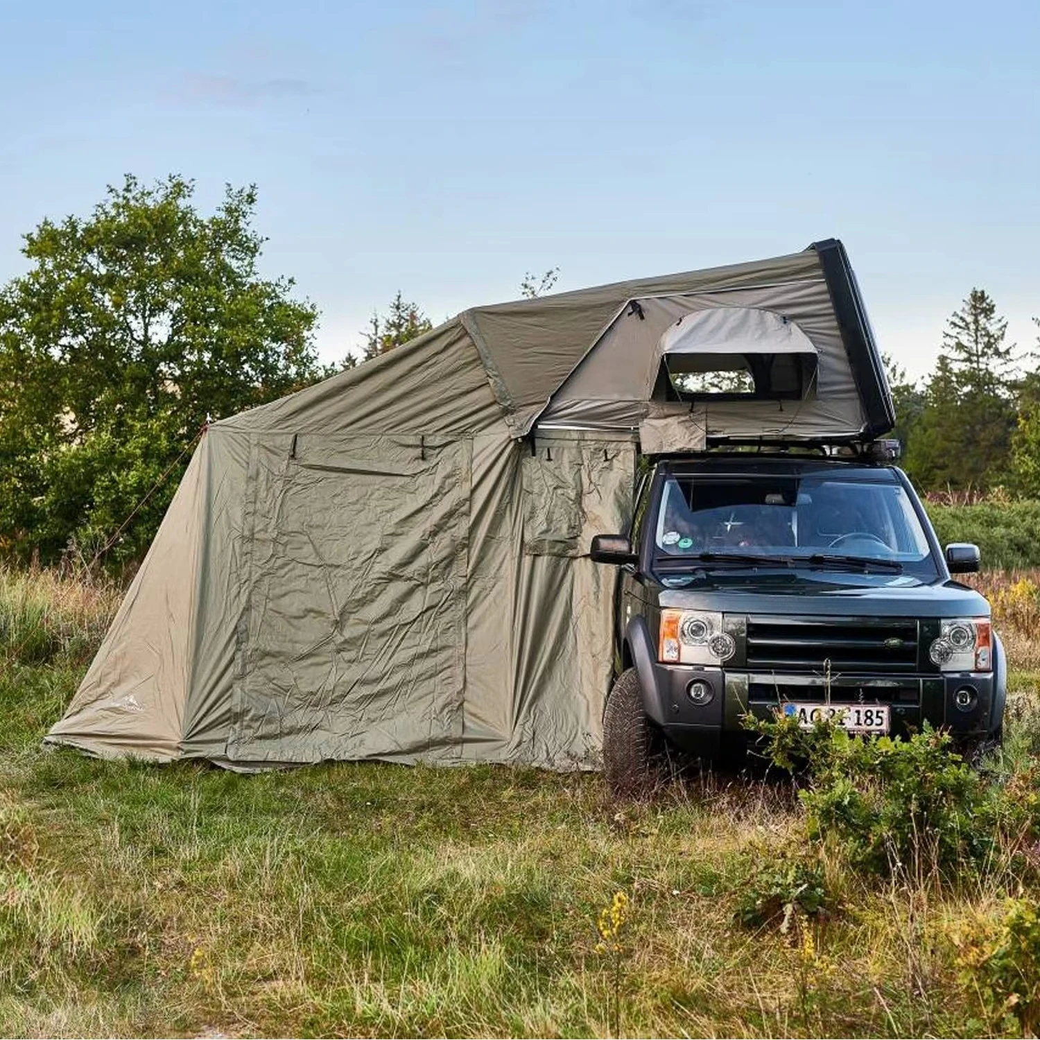 

Outdoor Camping Roof Top Tent With Annex Tent High Quality Hard Shell Awning Car Roof Tent for Hiking and Travelcustom