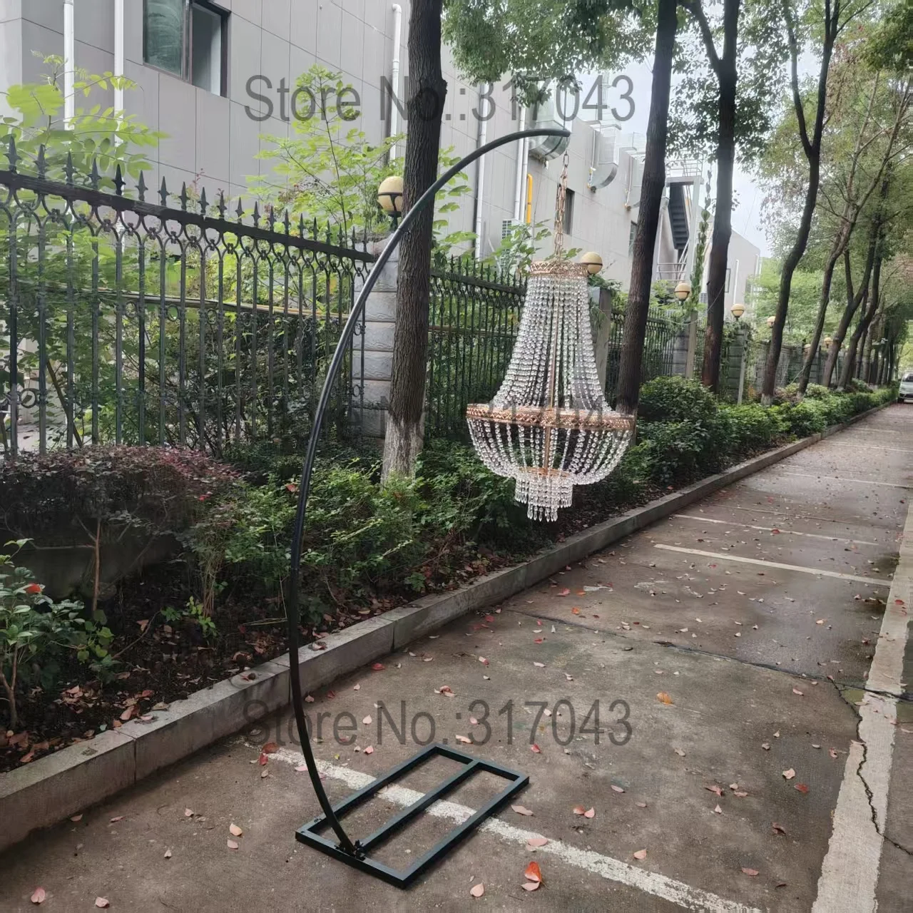 Luxury Metal Arch Drape with Chandelier & Flowers, Wedding Party Event Decoration