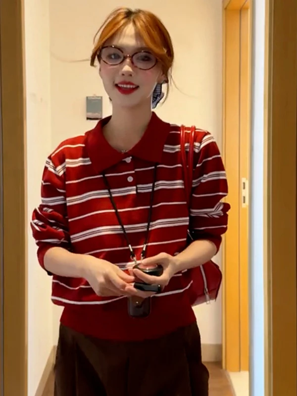 

2025 Early Autumn Korean Sle Lazy Red Ne Striped Long Sve Knitted Top Women Loose Fit Straight Tube ape