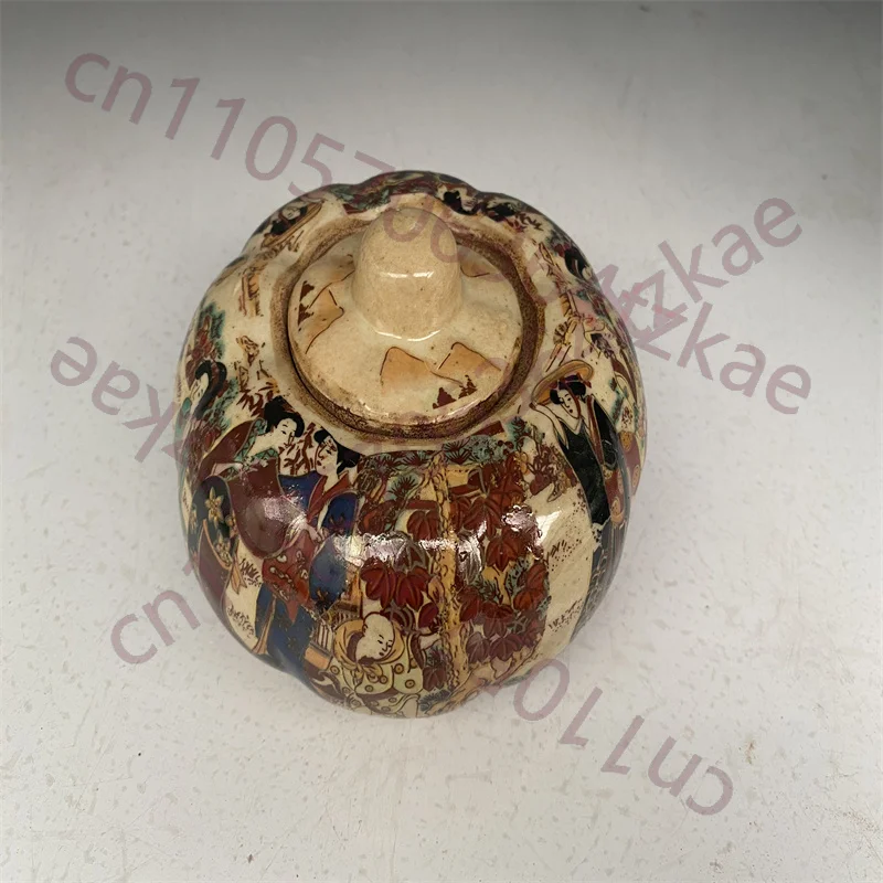 

Chinese Old Porcelain, Pink painted ancient Japanese lady pattern, pumpkin shaped,covered storage jar