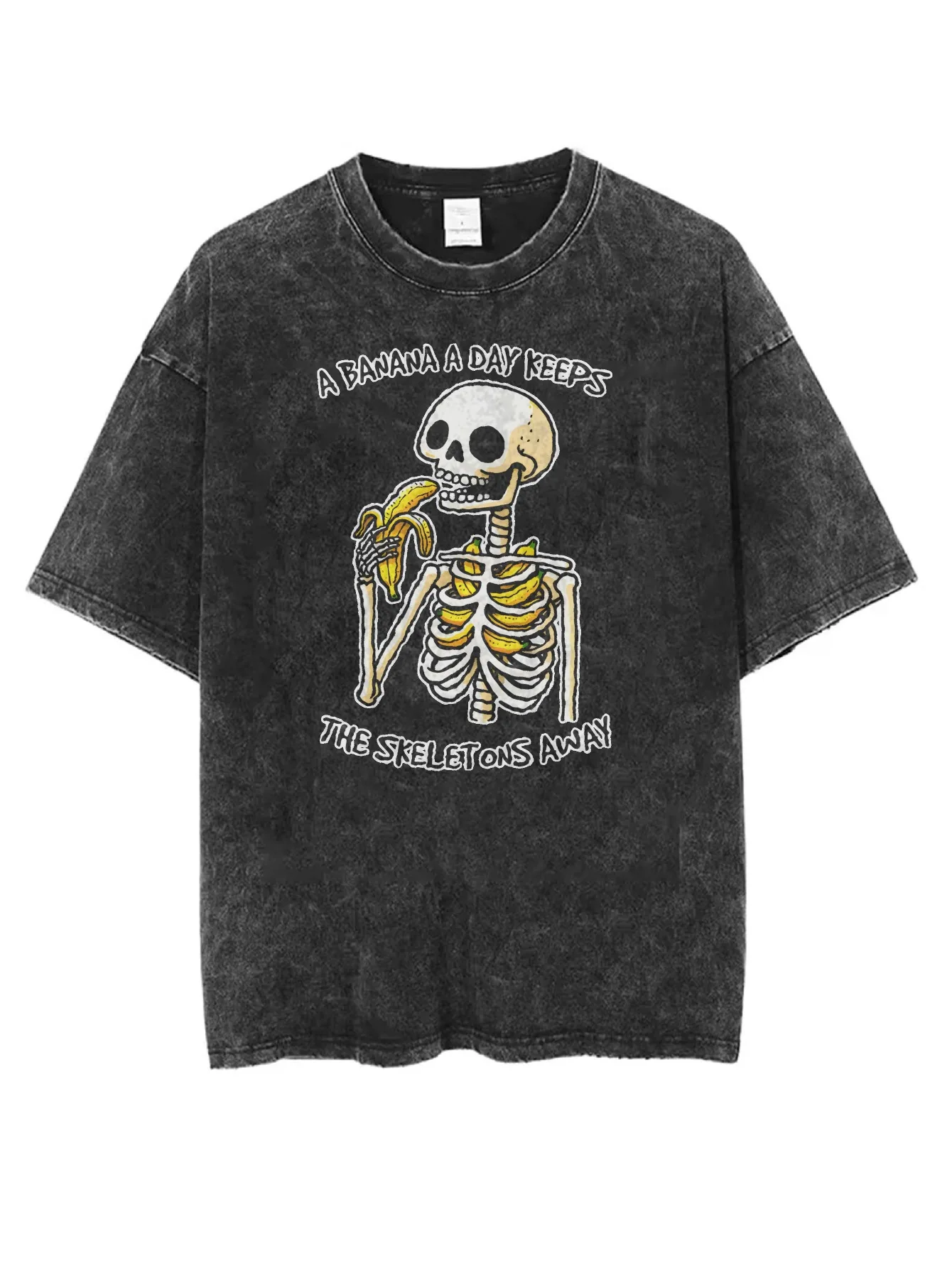 Esqueleto engraçado A BANANA A DAY KEEPS THE SKELETONS AWAY Camiseta feminina solta com gola redonda e lavada, adequada para todos os anos