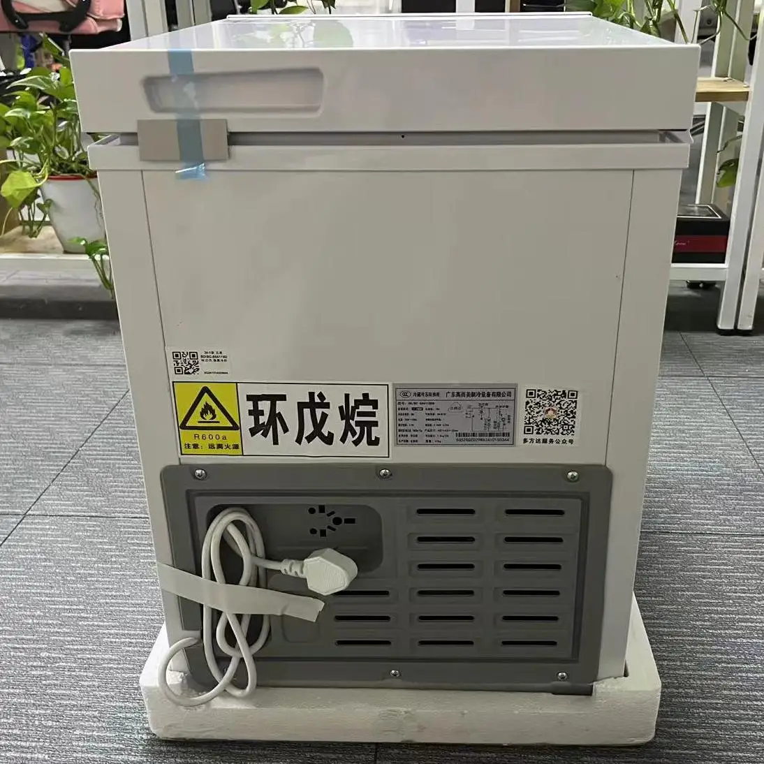 42L سعر الجملة الساخنة التجارية باب واحد ثلاجة الفريزر العميق للمنزل الثلاجة آلات الثلج الأجهزة المنزلية