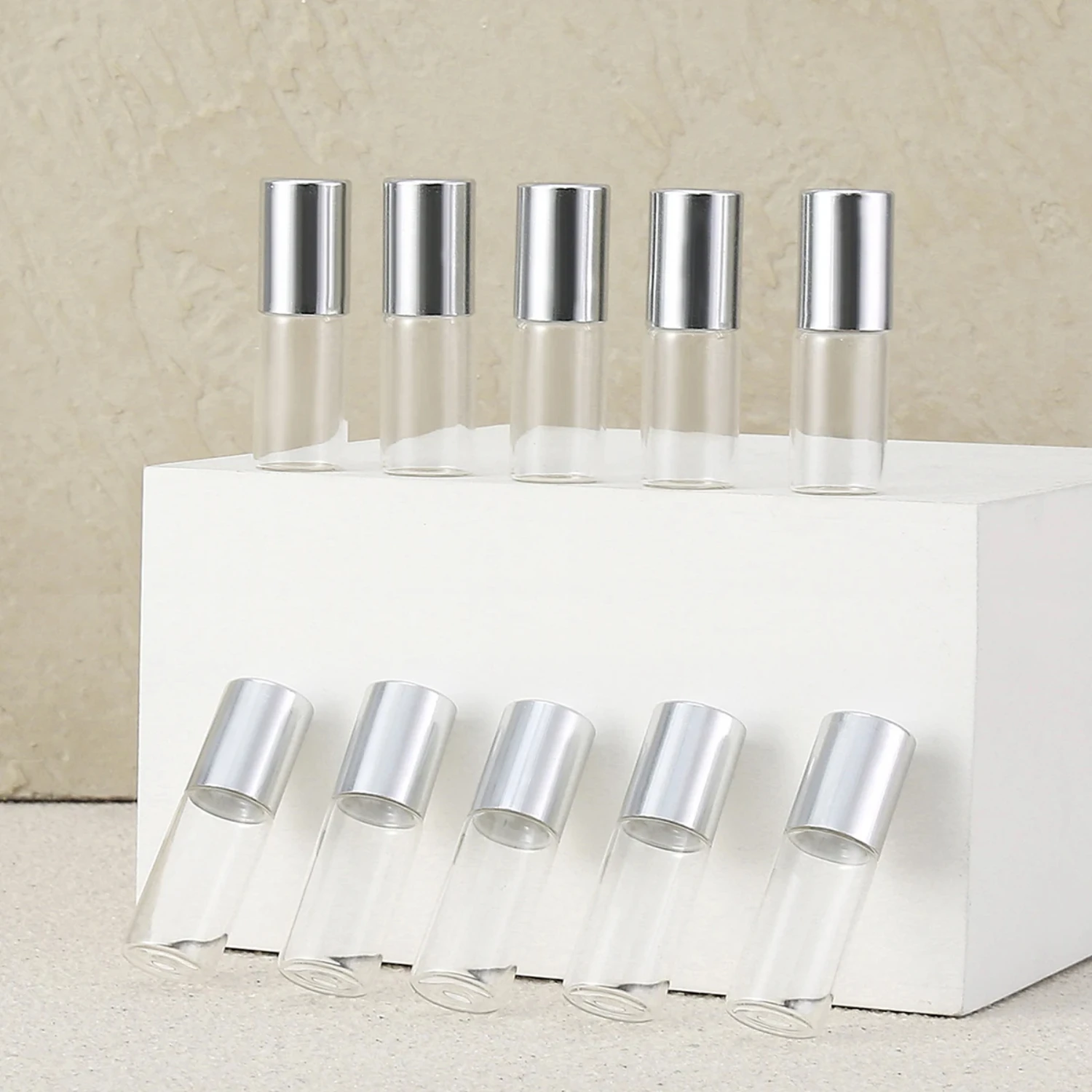 10Pcs 3ml Essential Oil Mini Clear Glass Roller Bottles Refillable Empty Aromatherapy Perfume Roll On Bottles Plastic Rollerball