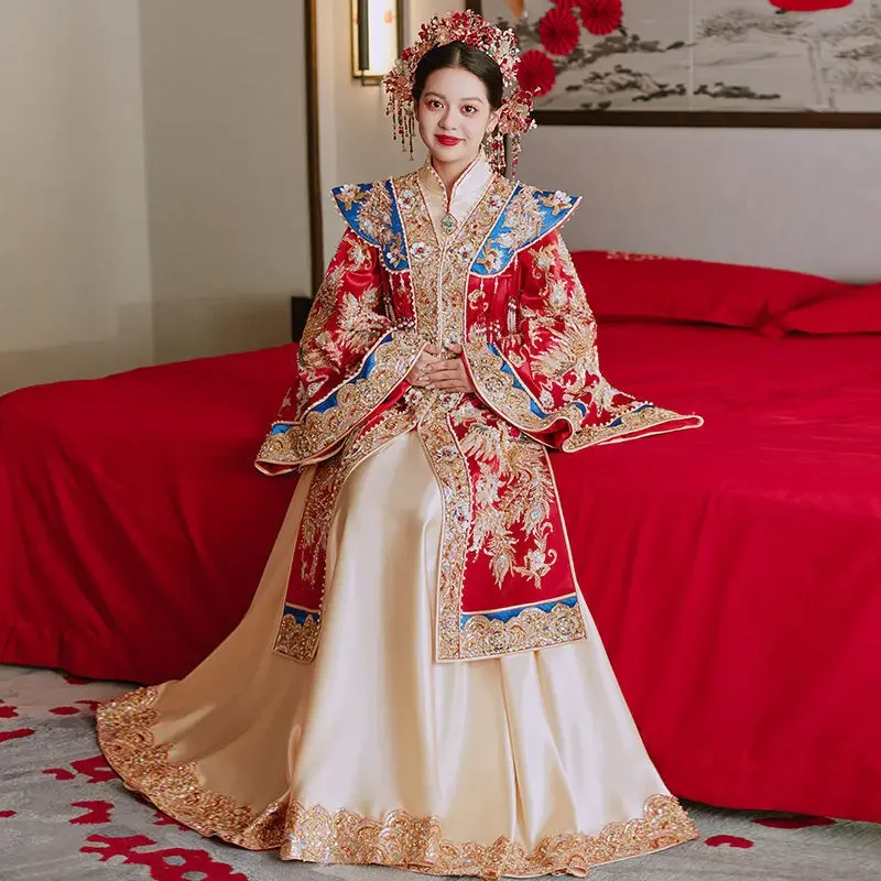 High End Ming Dynasty Hanfu Xiuhe Dress Bridal New Chinese Wedding Dress Embroidered Phoenix Crown And Xiapi Show