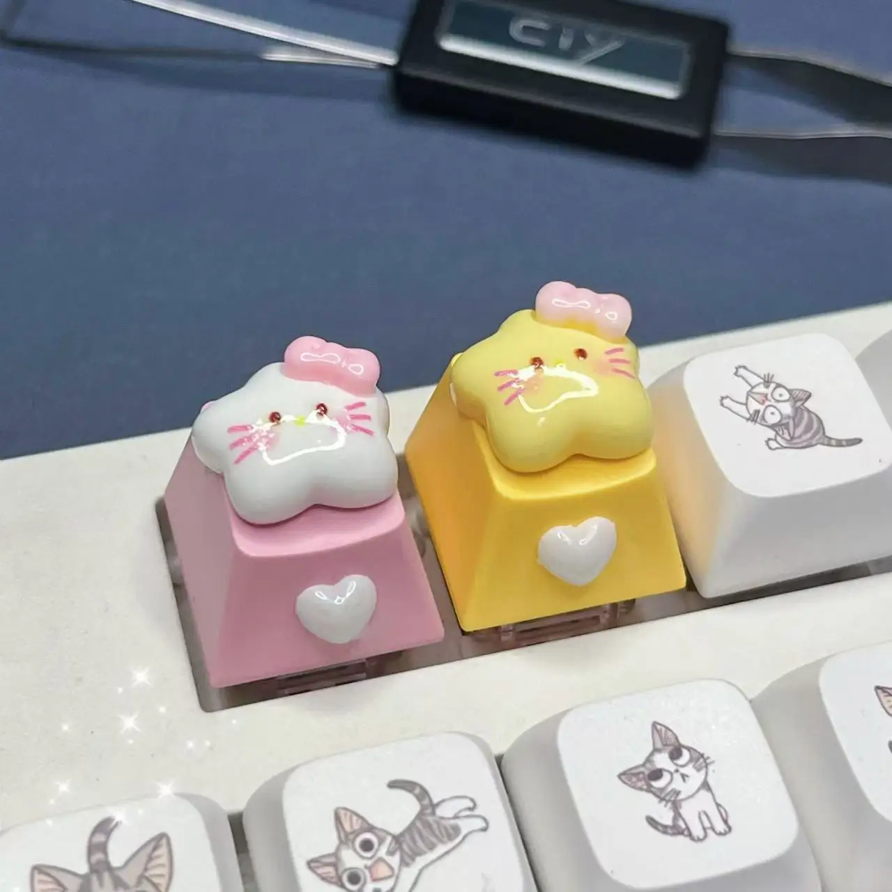 DIY Cute Kitten Keycaps Gift Transparent PBT Sublimation Game Mechanical Keyboard Pink Heart shaped Yellow Keycaps