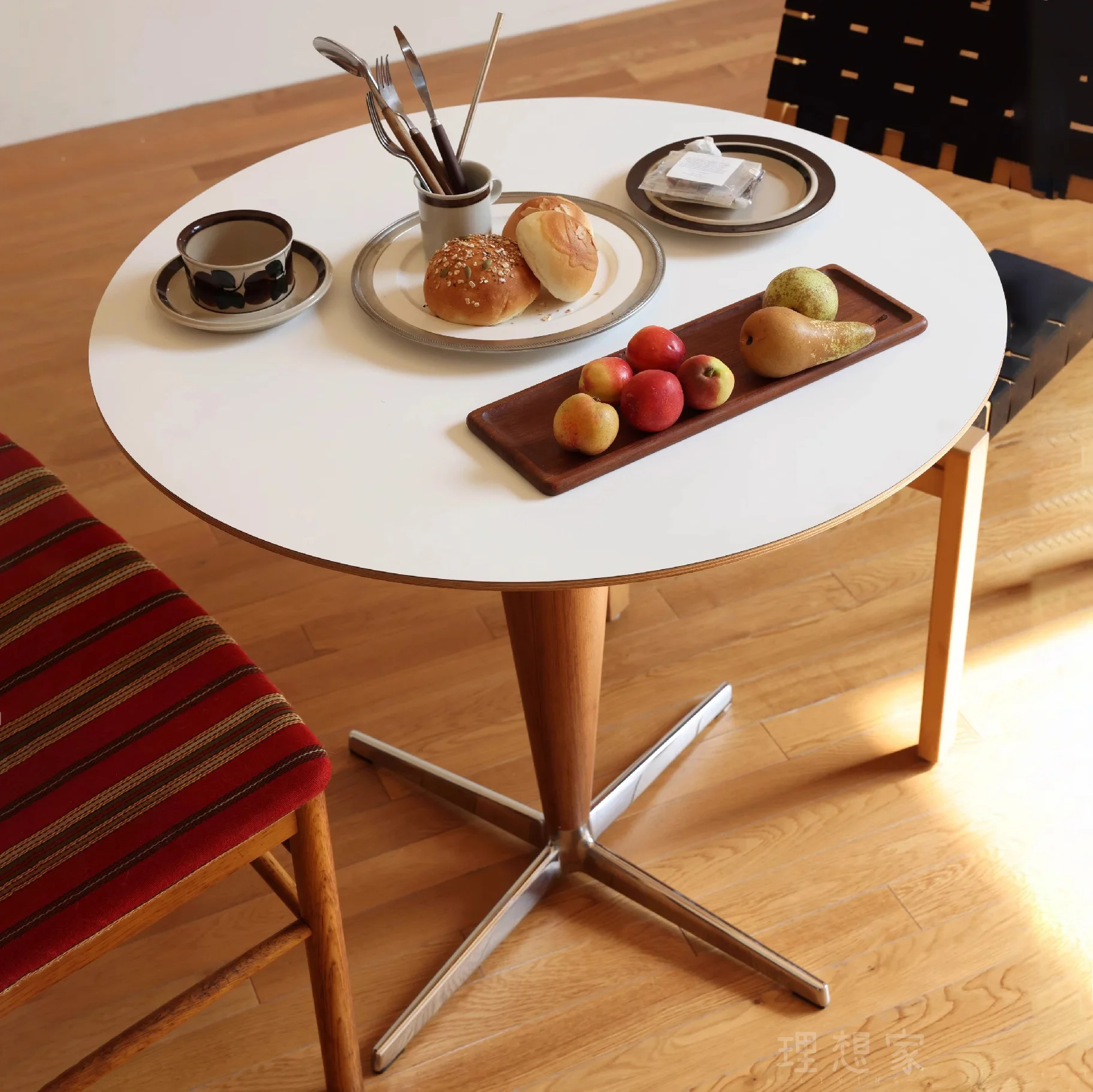 

Household solid wood round table stainless steel small table coffee table