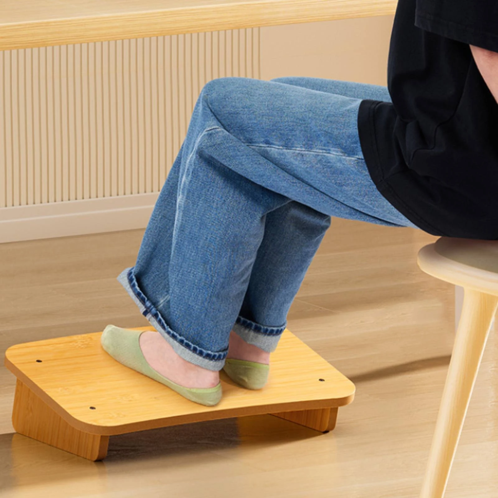 Sleek Wooden Footrest Sturdy Wood Footrest with Legs Rectangular Wooden Foot Stool Portable for Office Workers