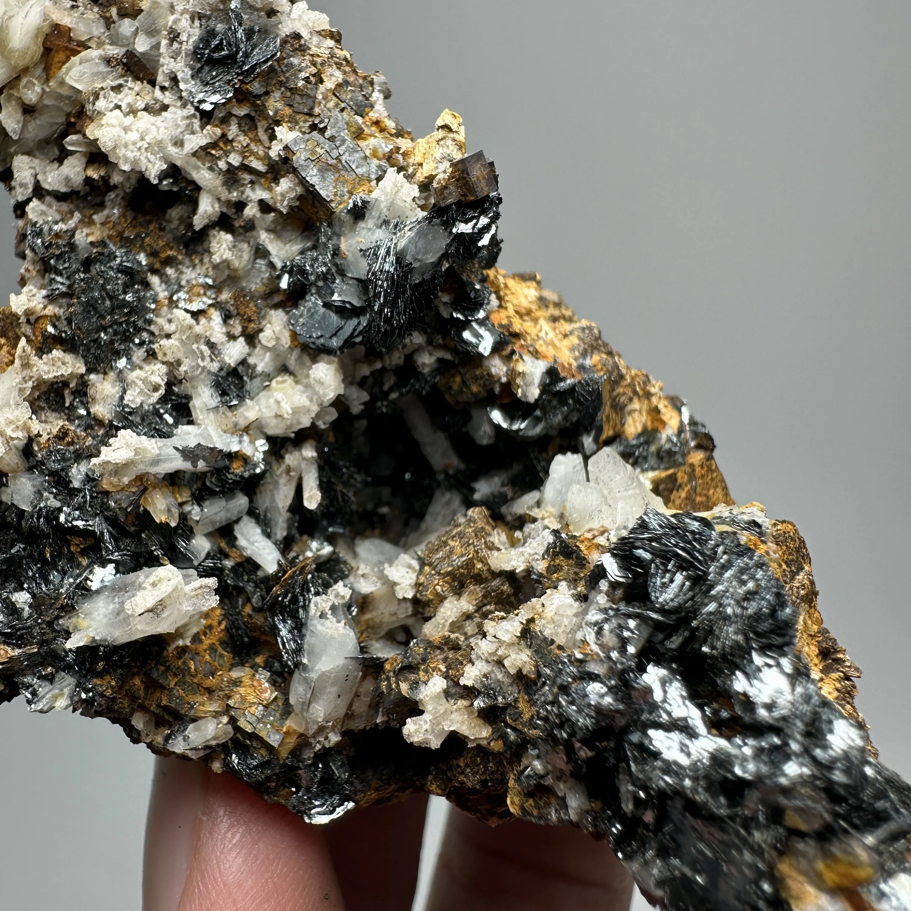 Natural Mirror Hematite Quartz Crystal Mineral Specimen Raw Ore Collection Decor Healing