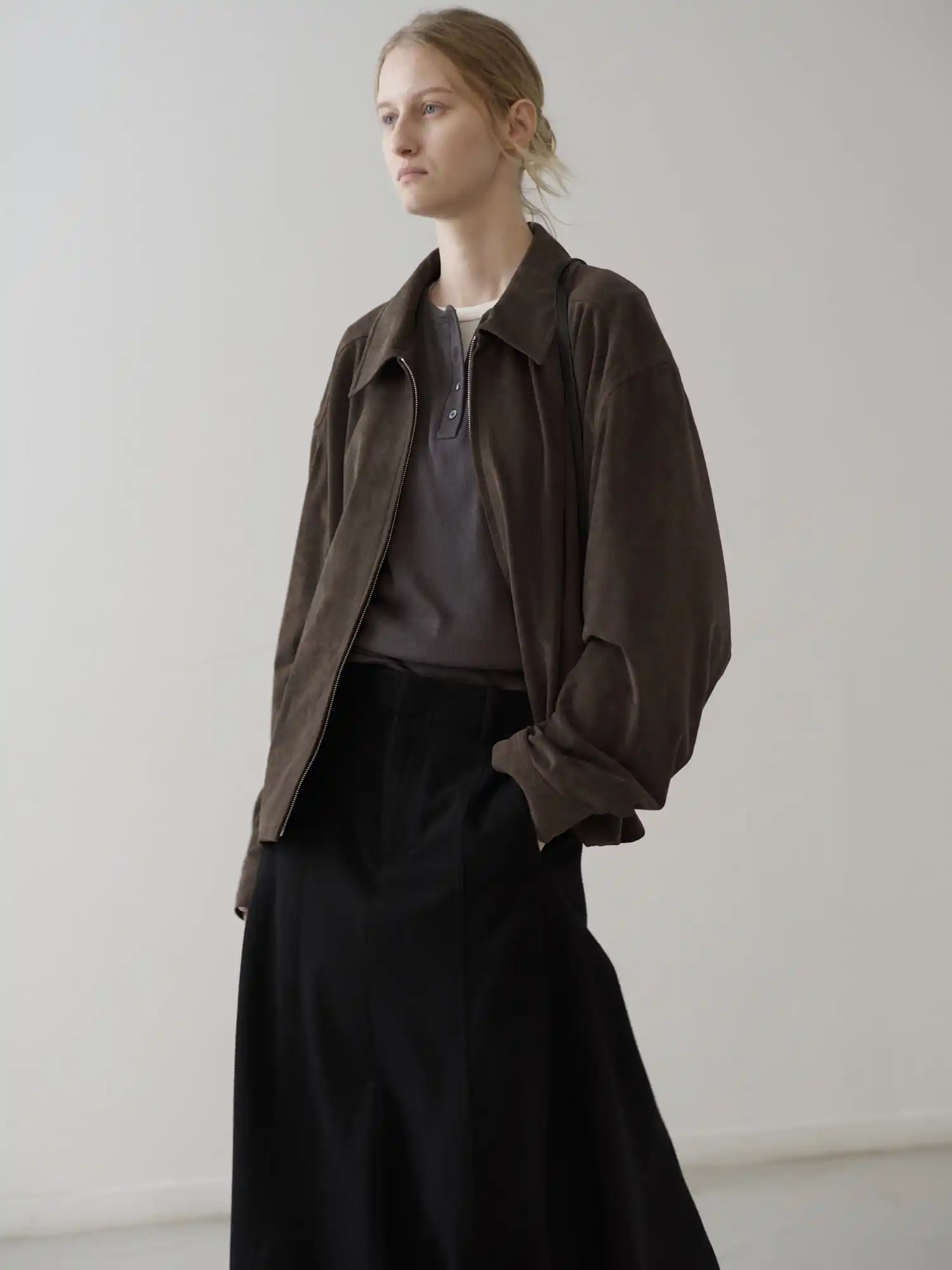   ブランド韓国製スレジッパーレザージャケット本物保証2025年秋新作ロングスリーブフリップカラー通勤スレ