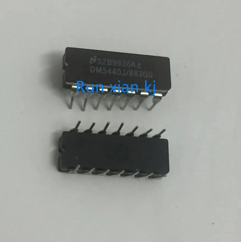 54FCT574DMQB 54FCT574DMQB 54FCT574 CDIP20 DM5440J DM5440J 883QS CDIP14 Original novo