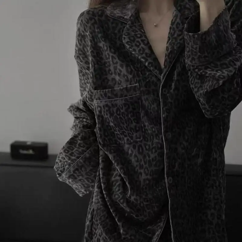 

Горячая бархатная флисовая одежда для отдыха с леопардовым принтом, роскошная домашняя одежда в стиле ретро для пар, осенне-зимний костюм, модный комплект из двух предметов с допамином
