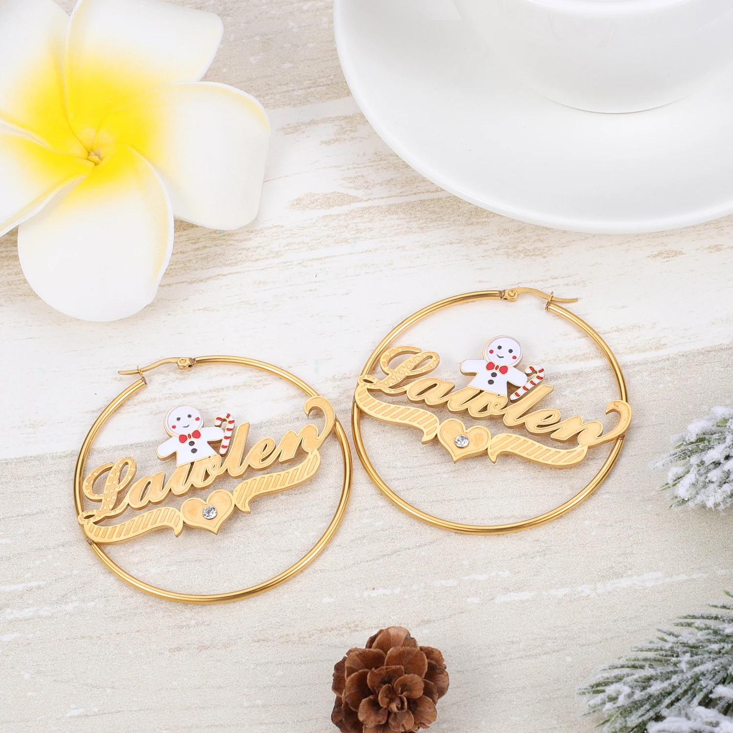 Dascusto أقراط اسم شخصي عيد الميلاد الزنجبيل رجل تصميم اثنين لهجة مخصصة مجوهرات احتفالية للنساء #1