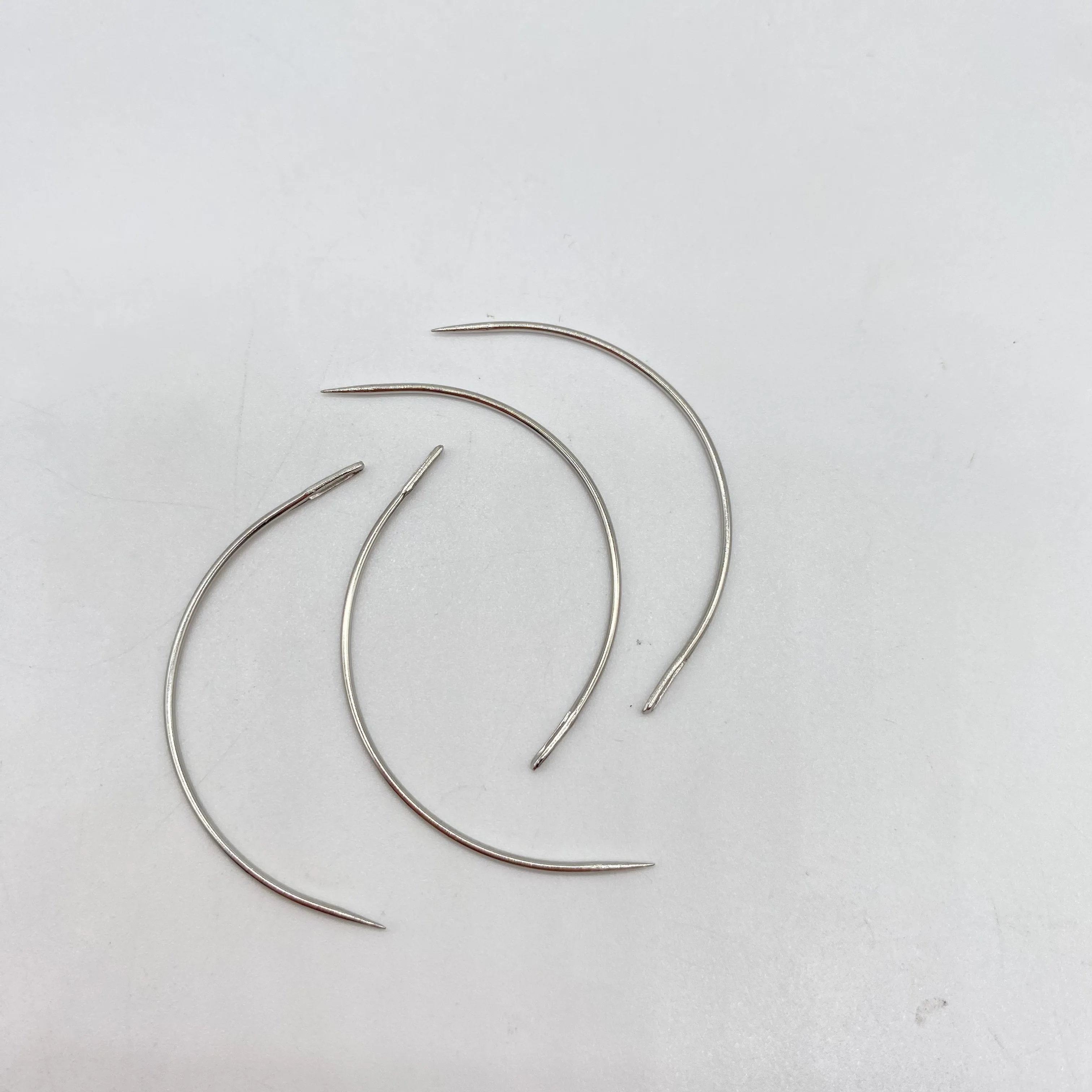 25 Stück/Beutel Große 9cm C-förmige Gebogene Nadeln für Perückenherstellung Häkeln Flechten Ventilieren Haarwebnadeln – Detail 2