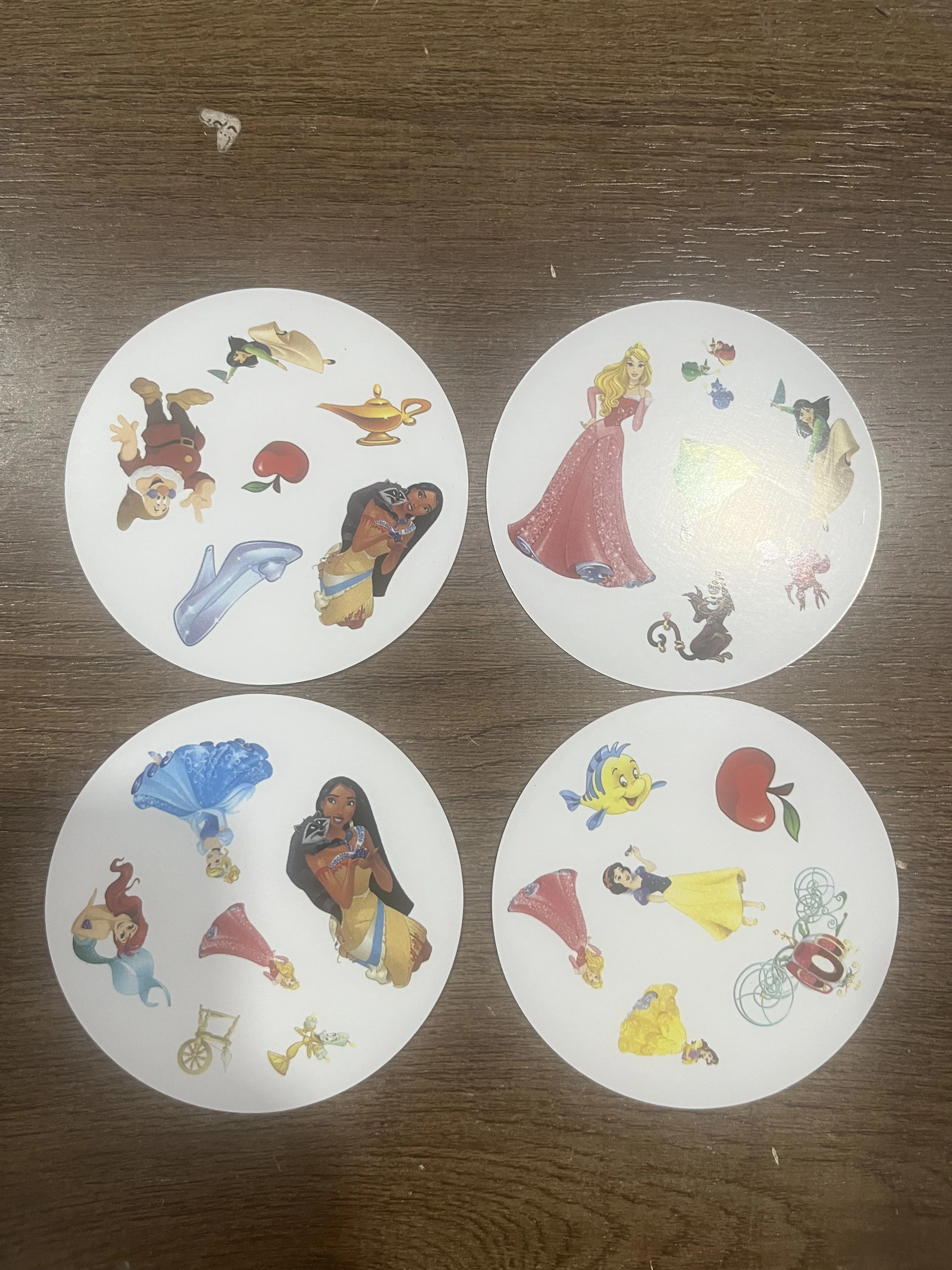 ****ديزني الأميرة لعبة ببطاقات ورقية لعبة صندوق حديد متعة الأسرة الحيوانات جونيور الورك الاطفال مجلس لعبة العطلات بطاقة التخييم