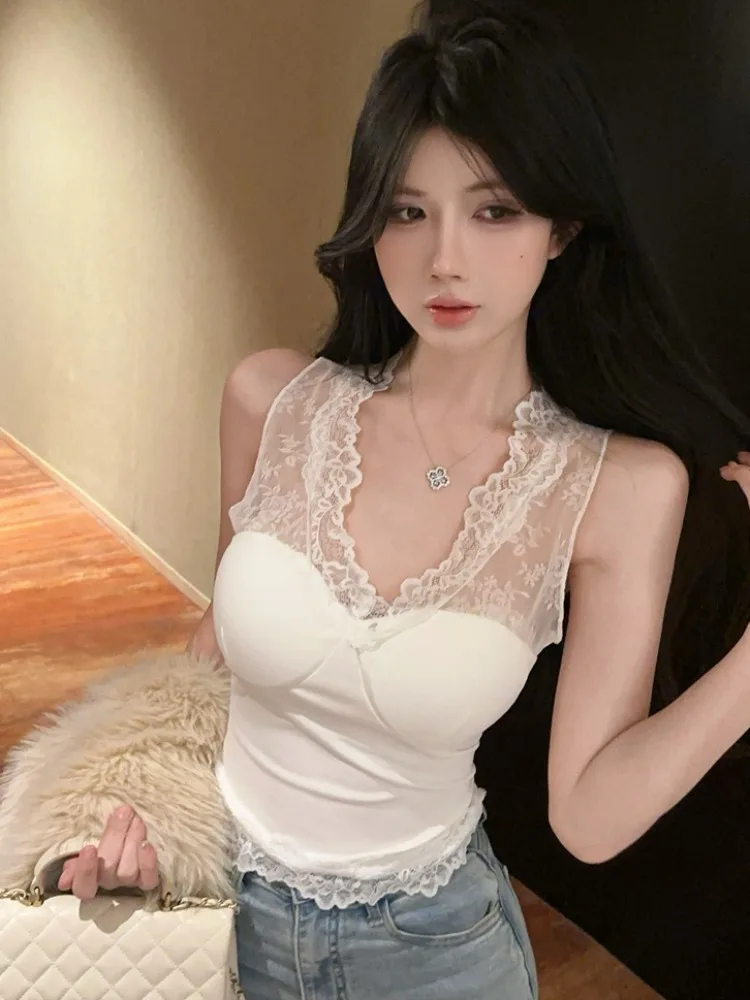 

Elegant Lace Halter Neck Vest Women's Autumn Winter Sexy V-Neck Tube Top with Chest Pad Base Shirt Inner Wear Commute Style