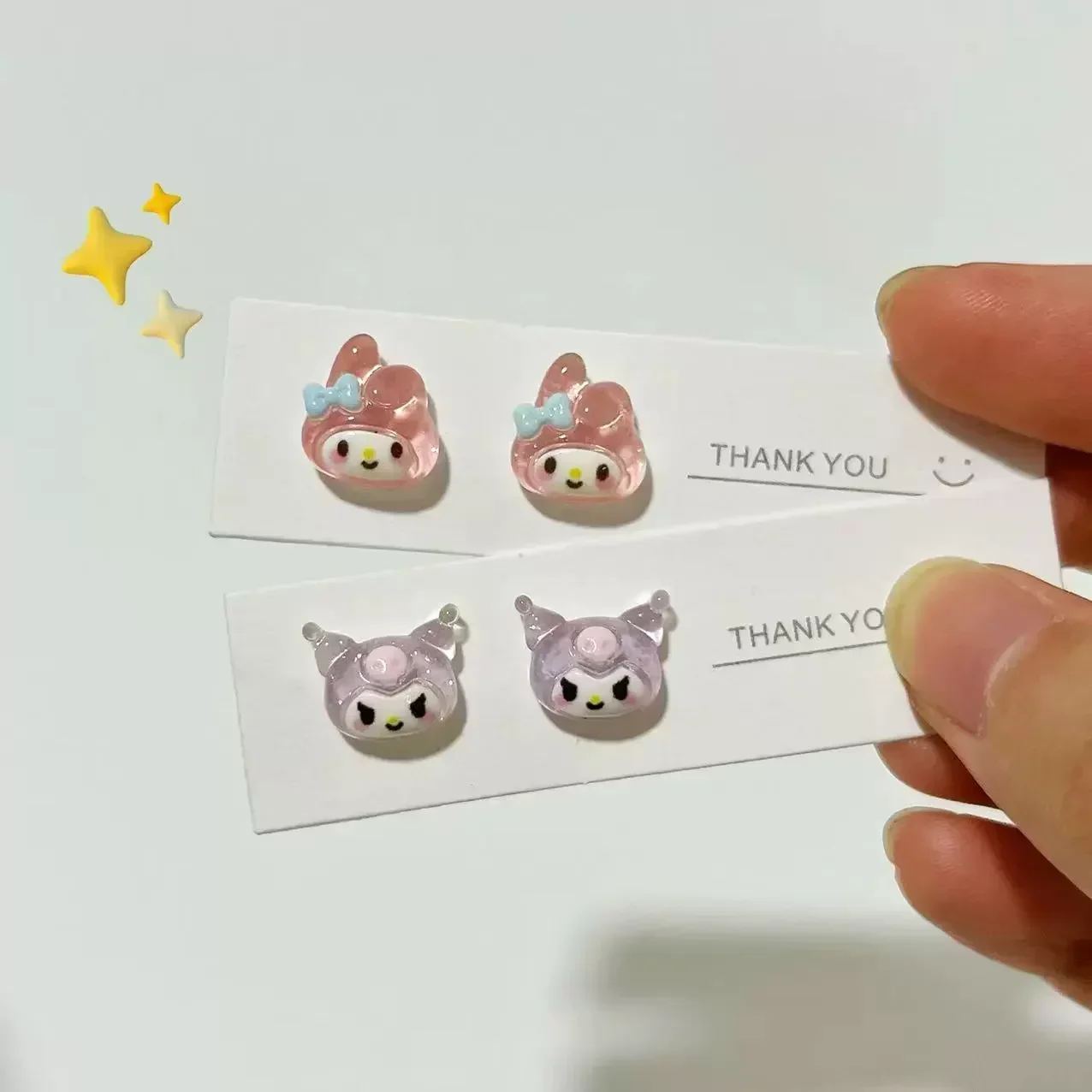 Sanrio-pendientes con forma de My Melody Kuromi Cinnamoroll, aretes pequeños, accesorios de decoración, figura de dibujos animados, regalos de cumpleaños