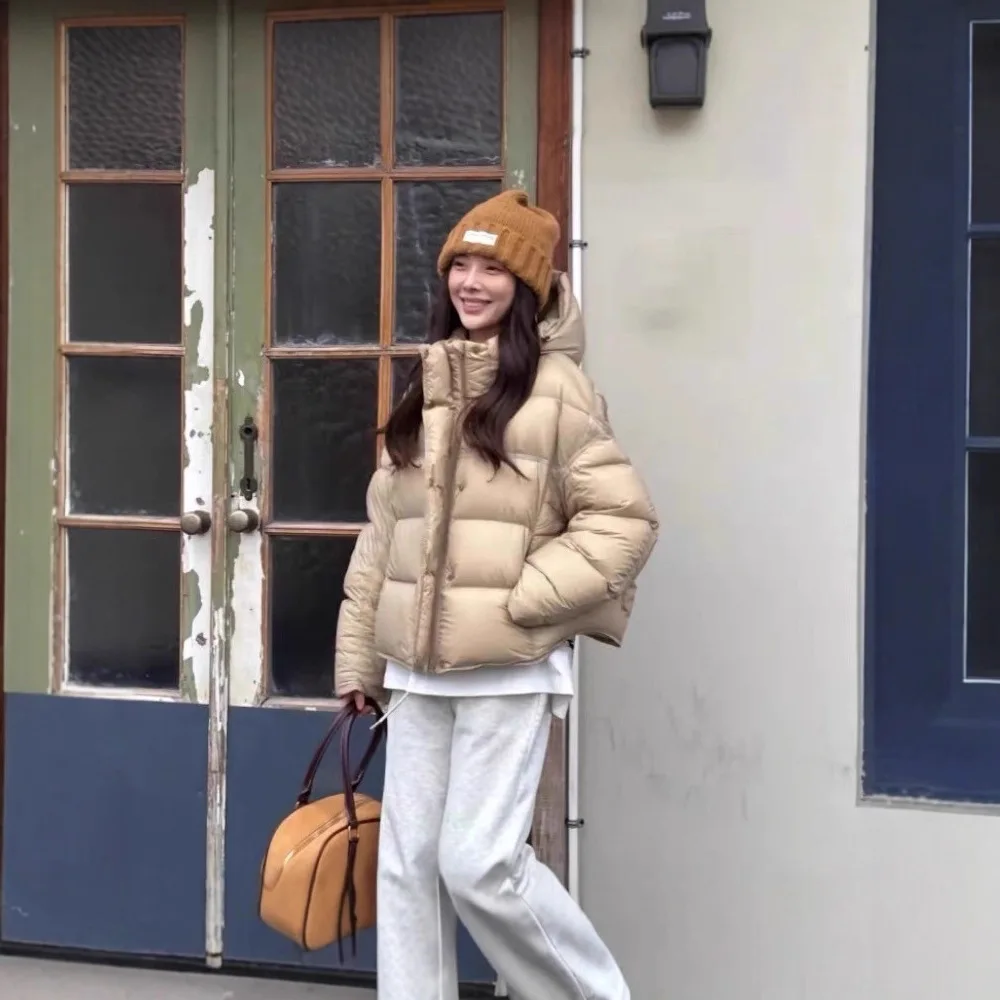 Piumino corto in cotone da donna in inverno 2025 giacca in cotone con cappuccio giacca da pane da donna