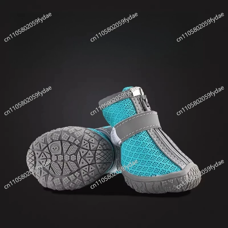 

Летние дышащие ботинки для собак (средних и мелких пород) с мягкой нескользящей подошвой, защитой от выскальзывания и улучшенной фиксацией стопы.