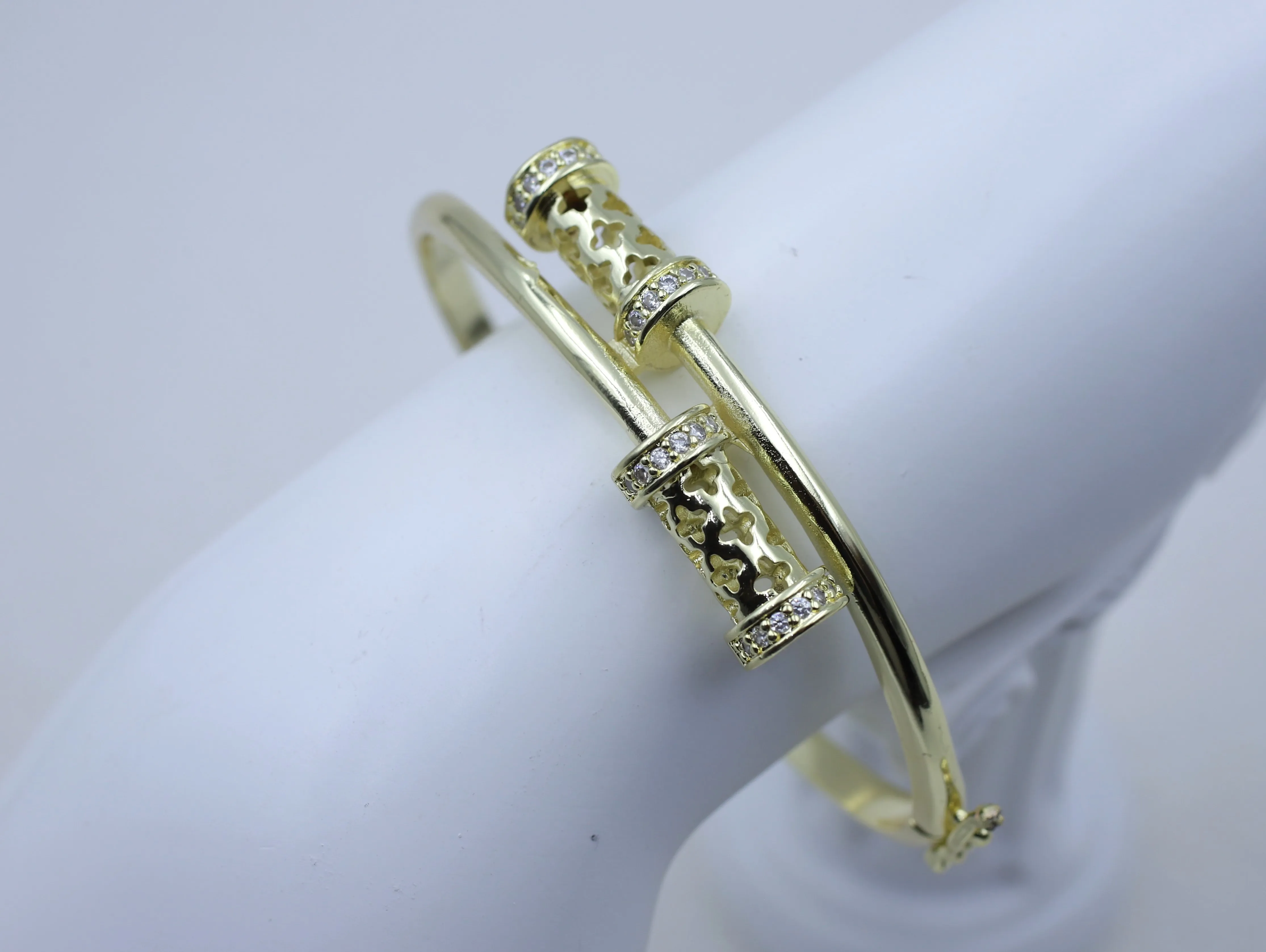 GUANXI Zircon Bangle for Women Copper Floral Bangle New Fashion Jewelry Accessories Birthday Gifts