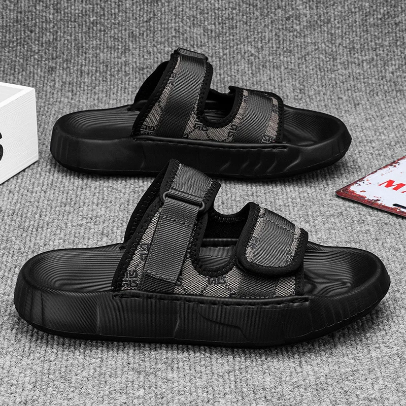 Velcro sandals for men in summer wear non-slip, anti-odor, step on shit and feel thick soled outdoor driving wading beach sandal