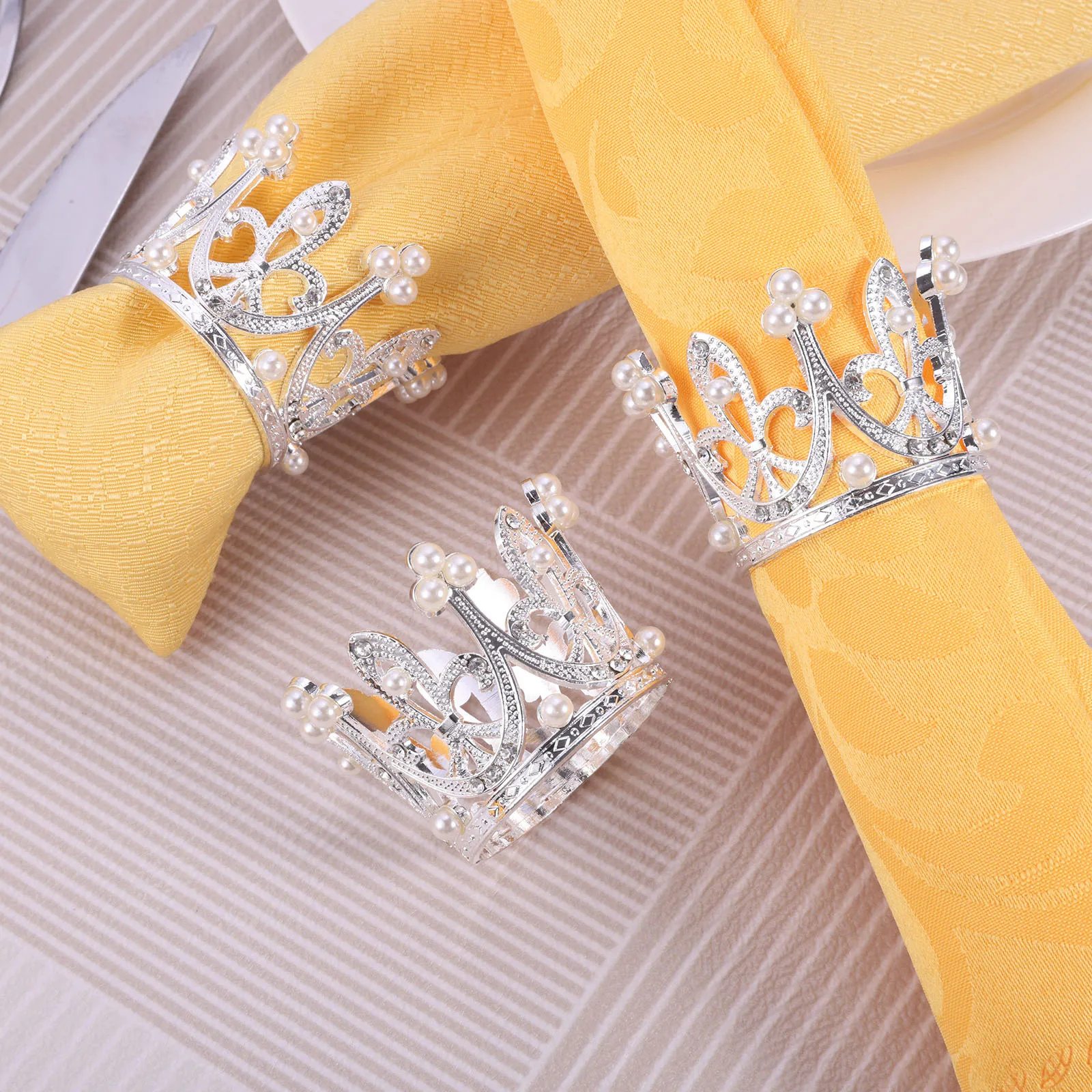 6Pcs Crown Napkin Rings Holder Pearl Rhinestone Serviette Buckle for Wedding Banquet Hotel Home Kitchen Table Decoration