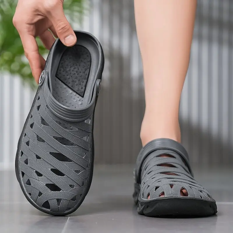 

Пляжные мягкие полые мужские сандалии с закрытым носком, стильные дышащие роскошные дизайнерские японские туфли нового дизайна 2025, летние мужские туфли с отверстиями