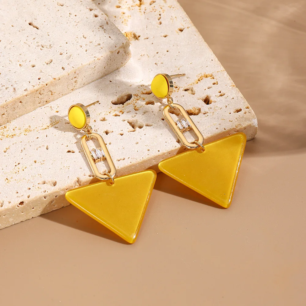 DIY accessories Acrylic earrings, light luxury personalized exaggerated jewelry, French retro vacation earrings, niche design st
