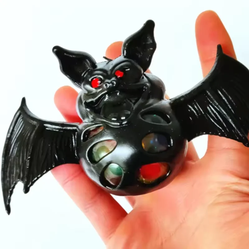 Realistisches Fledermaus-Squishy-Spielzeug zur Stressabbau, Halloween-Streich-Gadgets, weiches Zappel-Sensorspielzeug für Gag-Geschenke (zufälliger Versand)