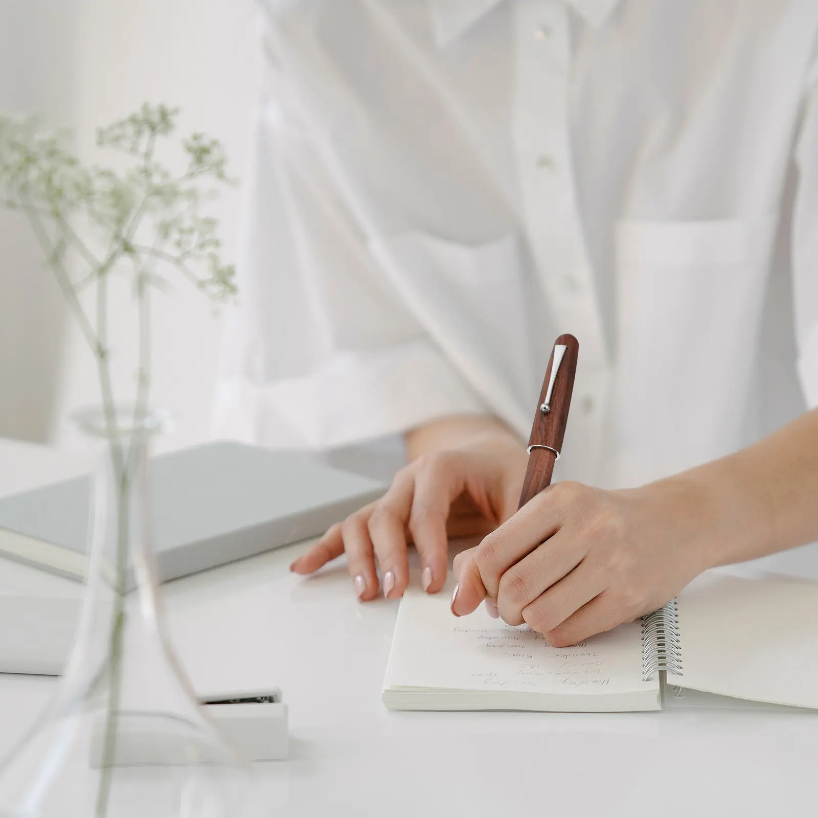 

Fine Tip Calligraphy Fountain Pen Crafted from Premium Wood Metal Small Portable Mini Pen for Office School Travel Gifting