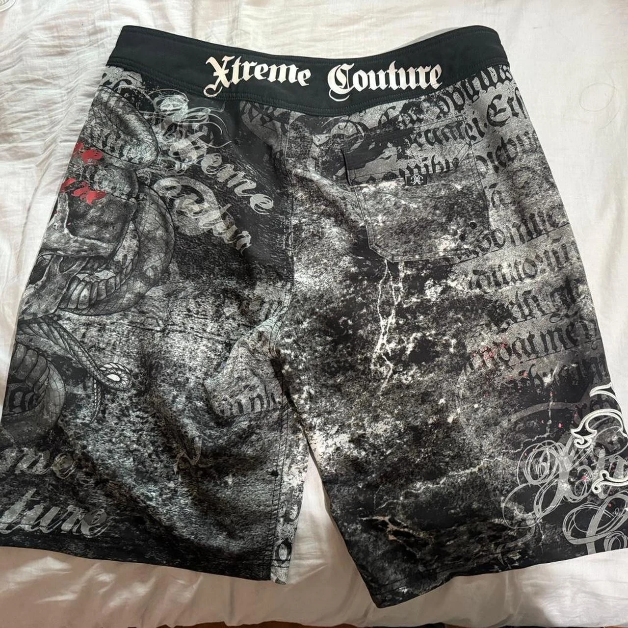 

Xtreme Couture Cyber ​ ​ Функциональные шорты в стиле ретро, готические уличные брюки с черепом и змеиным принтом, модные эксклюзивные готические шорты в стиле ретро